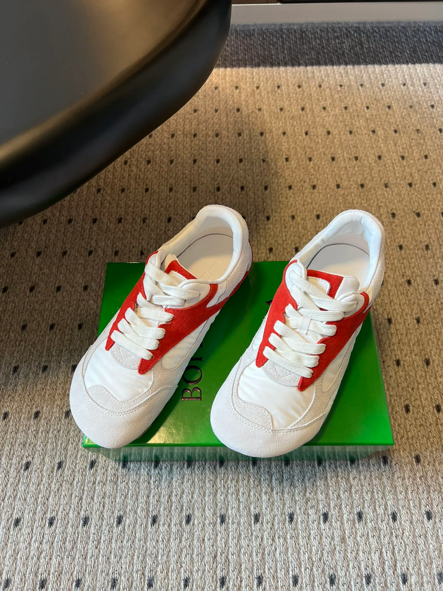 Кроссовки Женские Bottega Veneta 11677137