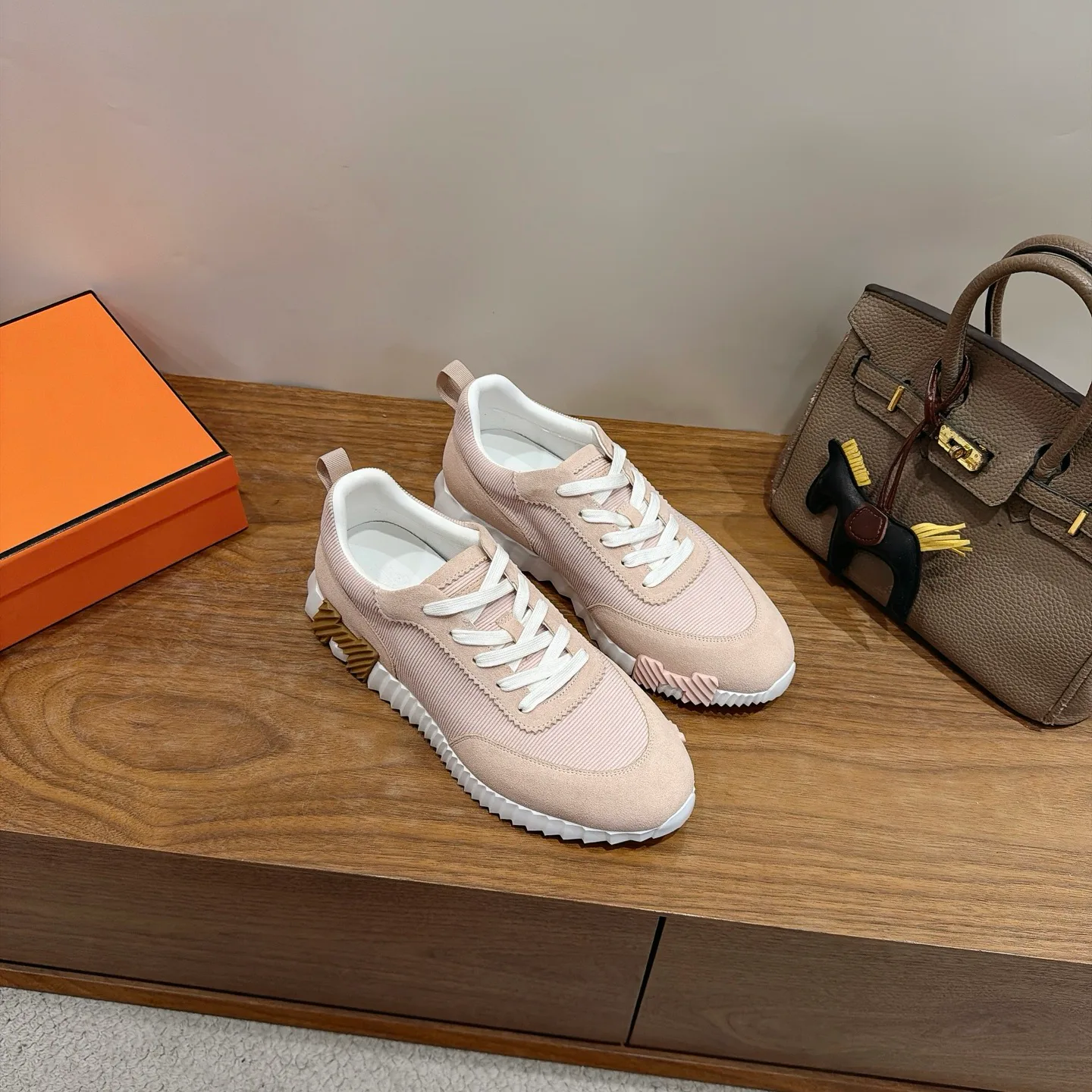 Кроссовки Женские Hermes 18729620