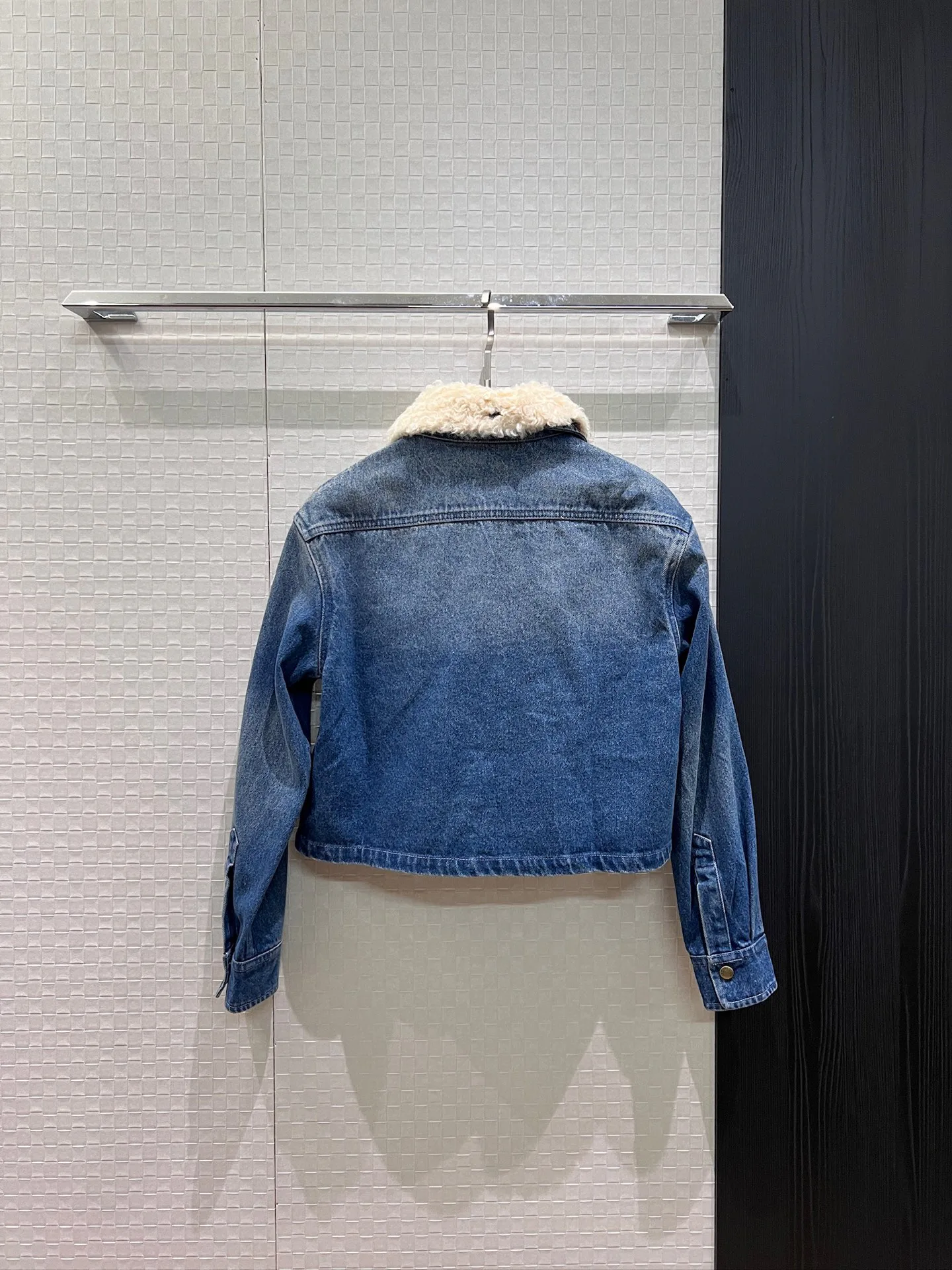 Куртки И Пуховики Женские Moncler 18778405