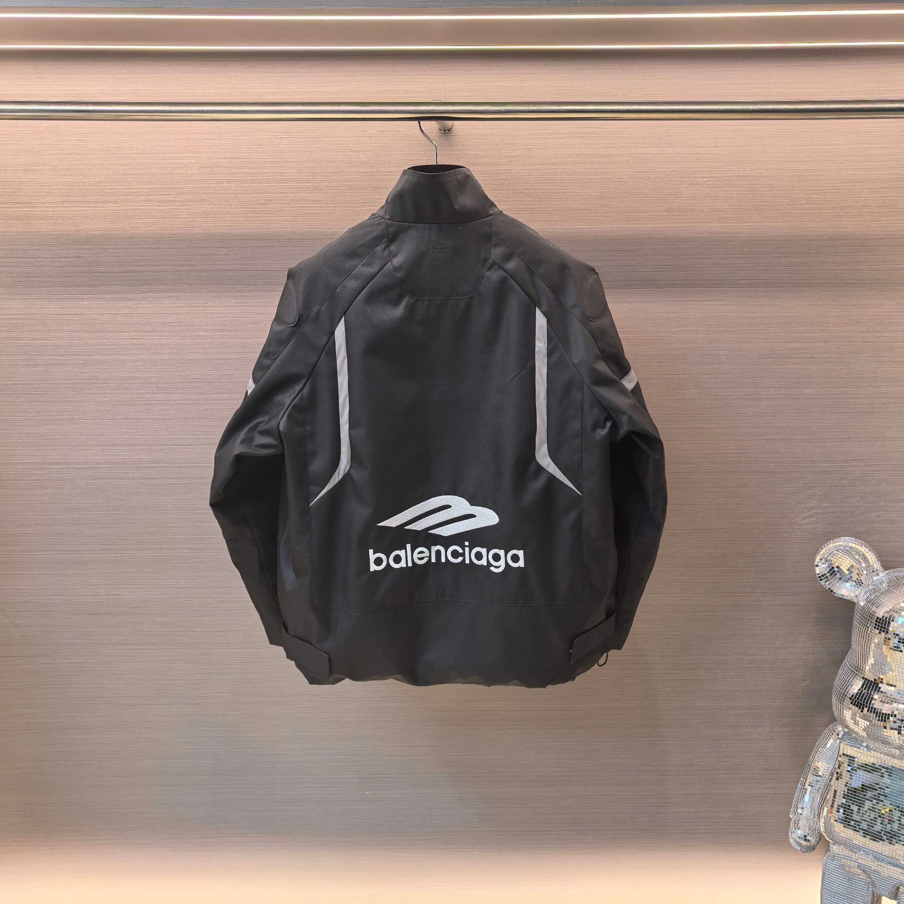 Куртки Женские Balenciaga 687139