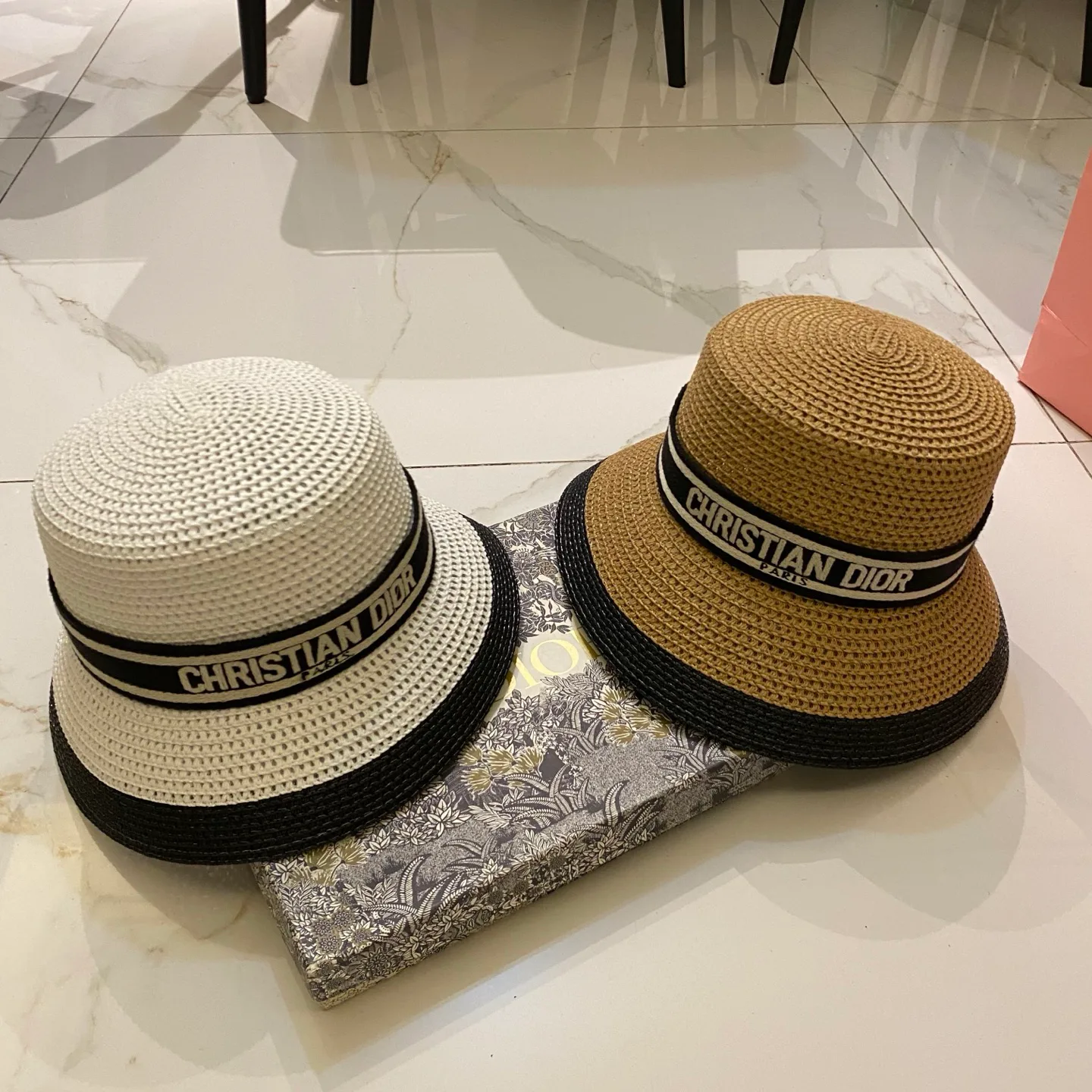 Головные Уборы Christian Dior 17498277