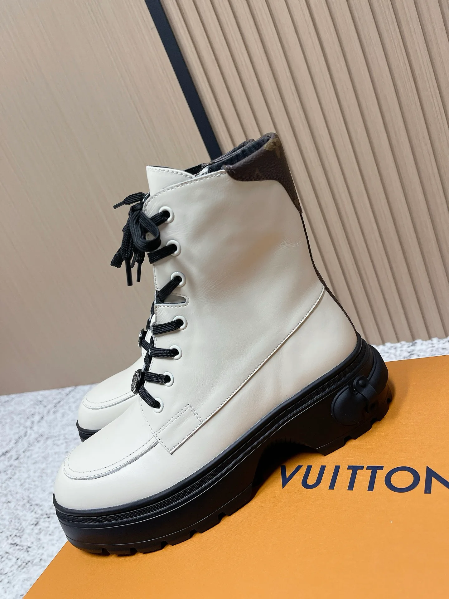 Ботинки Женские Louis Vuitton 248927