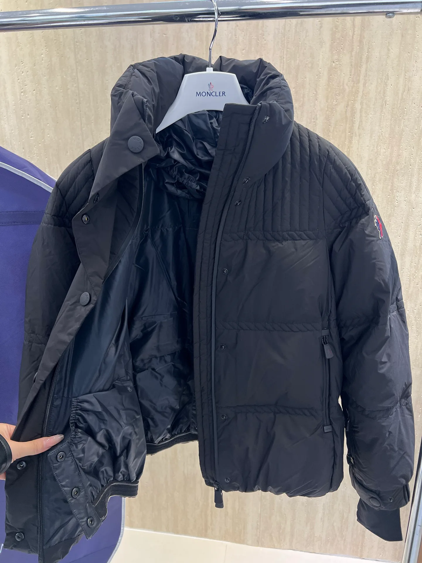 Куртки И Пуховики Мужские Moncler 18231504