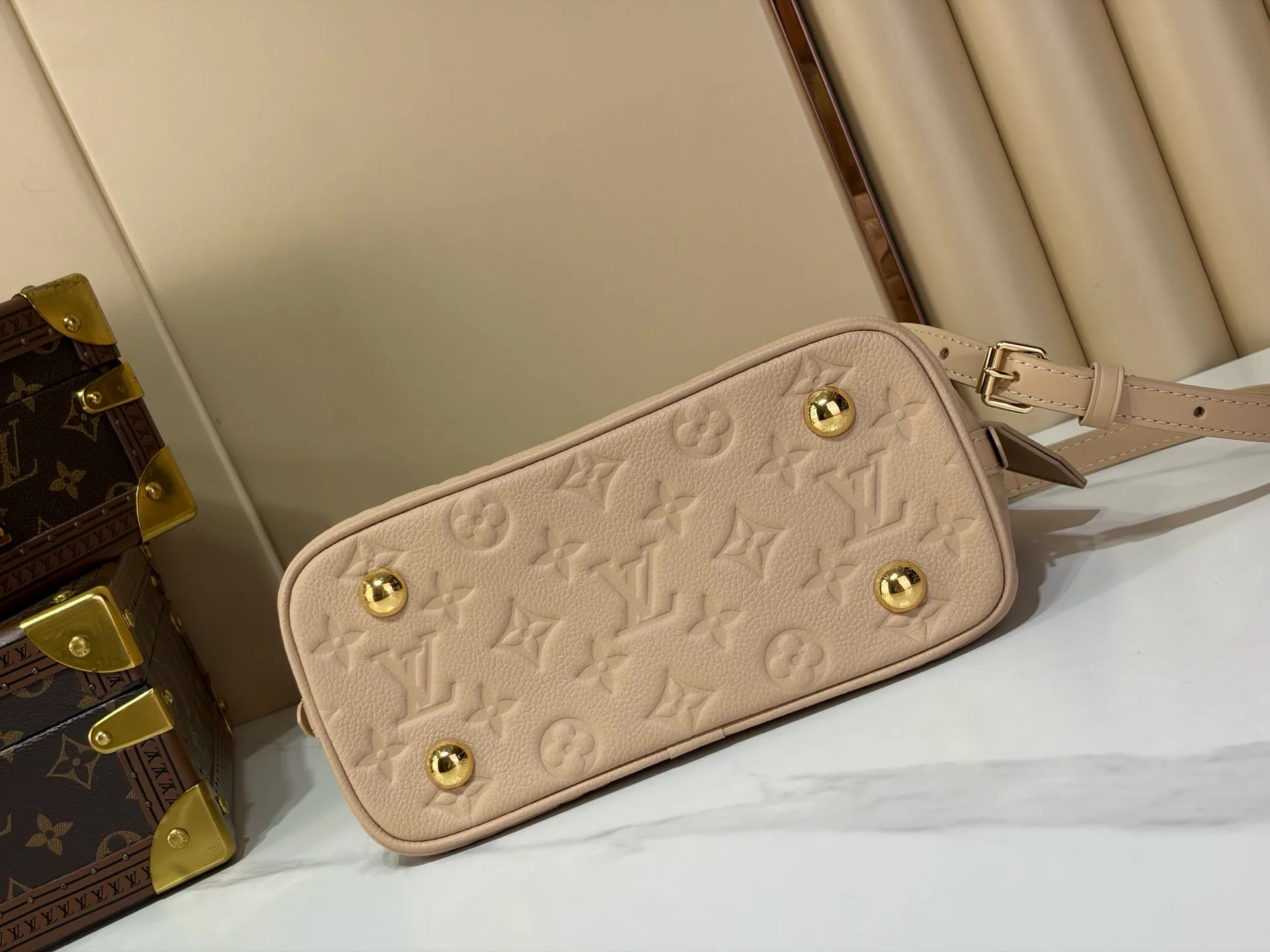 Классические Сумки Женские Louis Vuitton 18240306