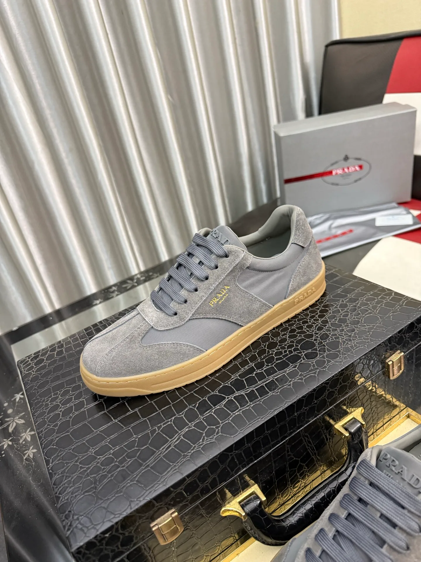 Кроссовки Мужские Prada 18346804