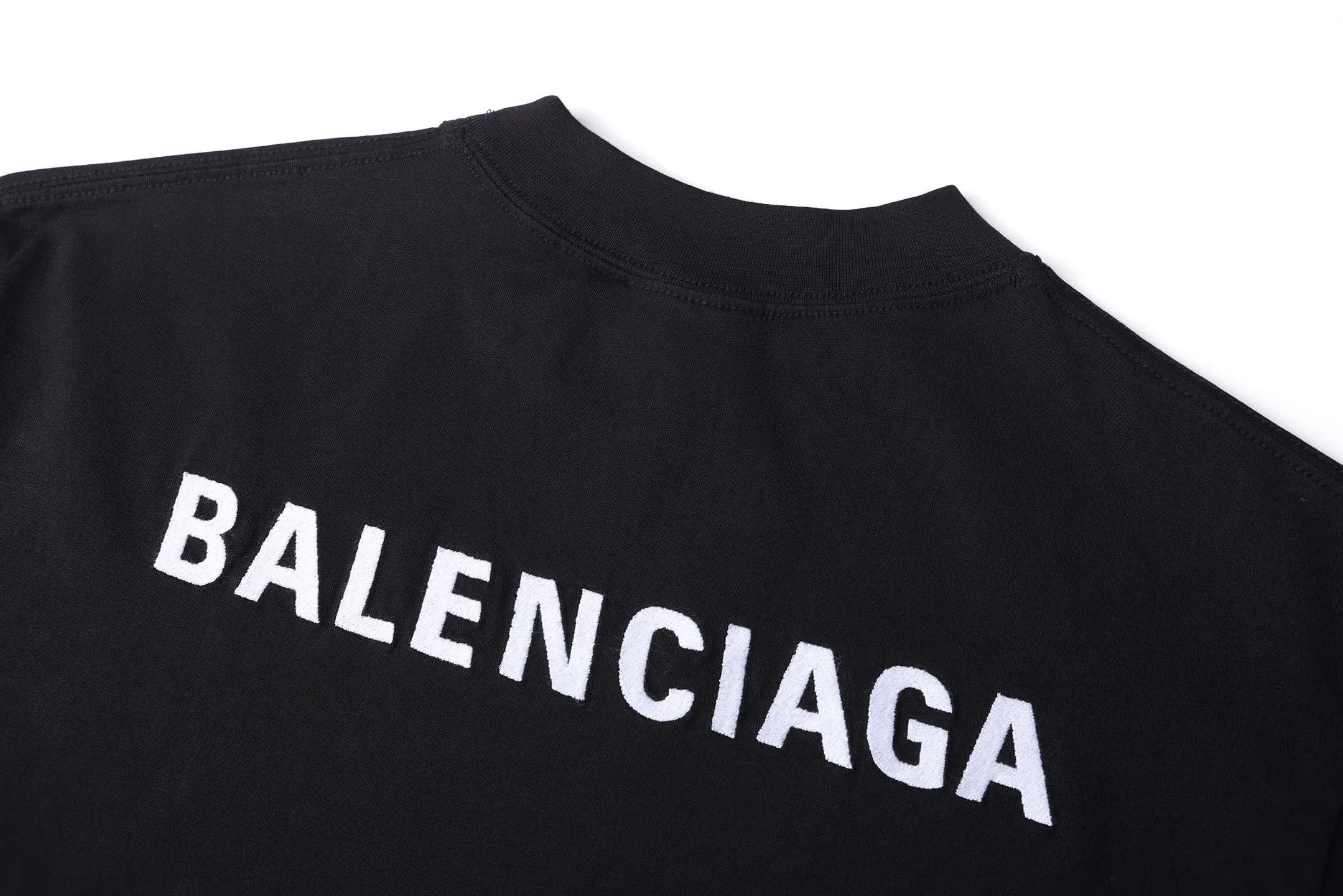 Футболки Женские Balenciaga 13075266