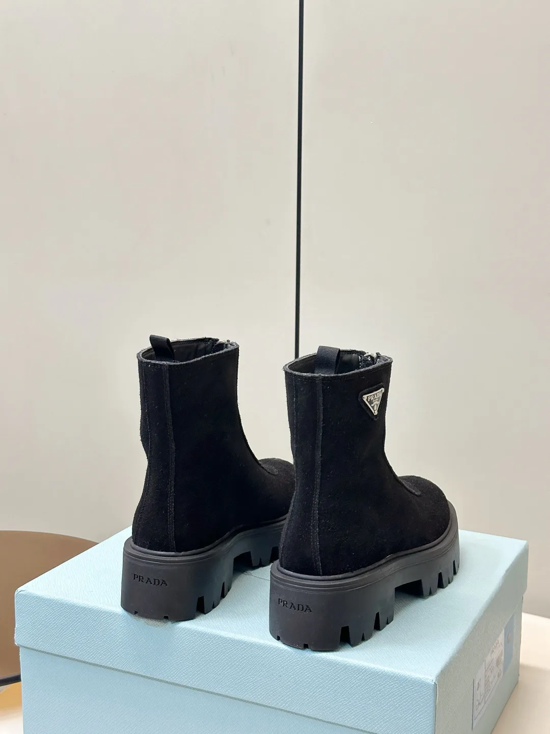 Ботинки Женские Prada 19501489