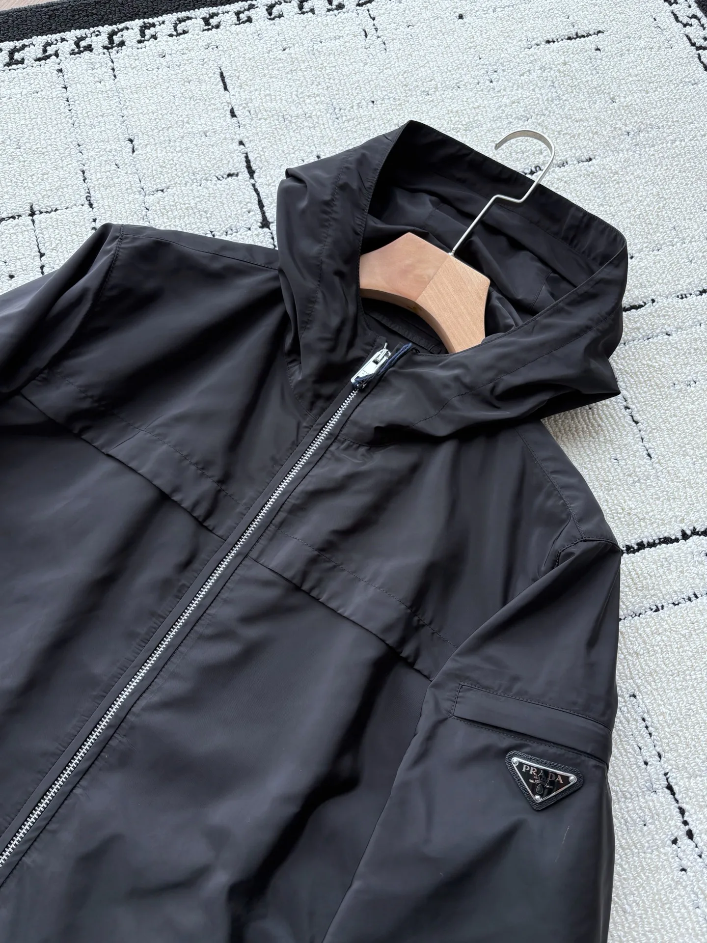 Куртки И Пуховики Мужские Prada 11736407