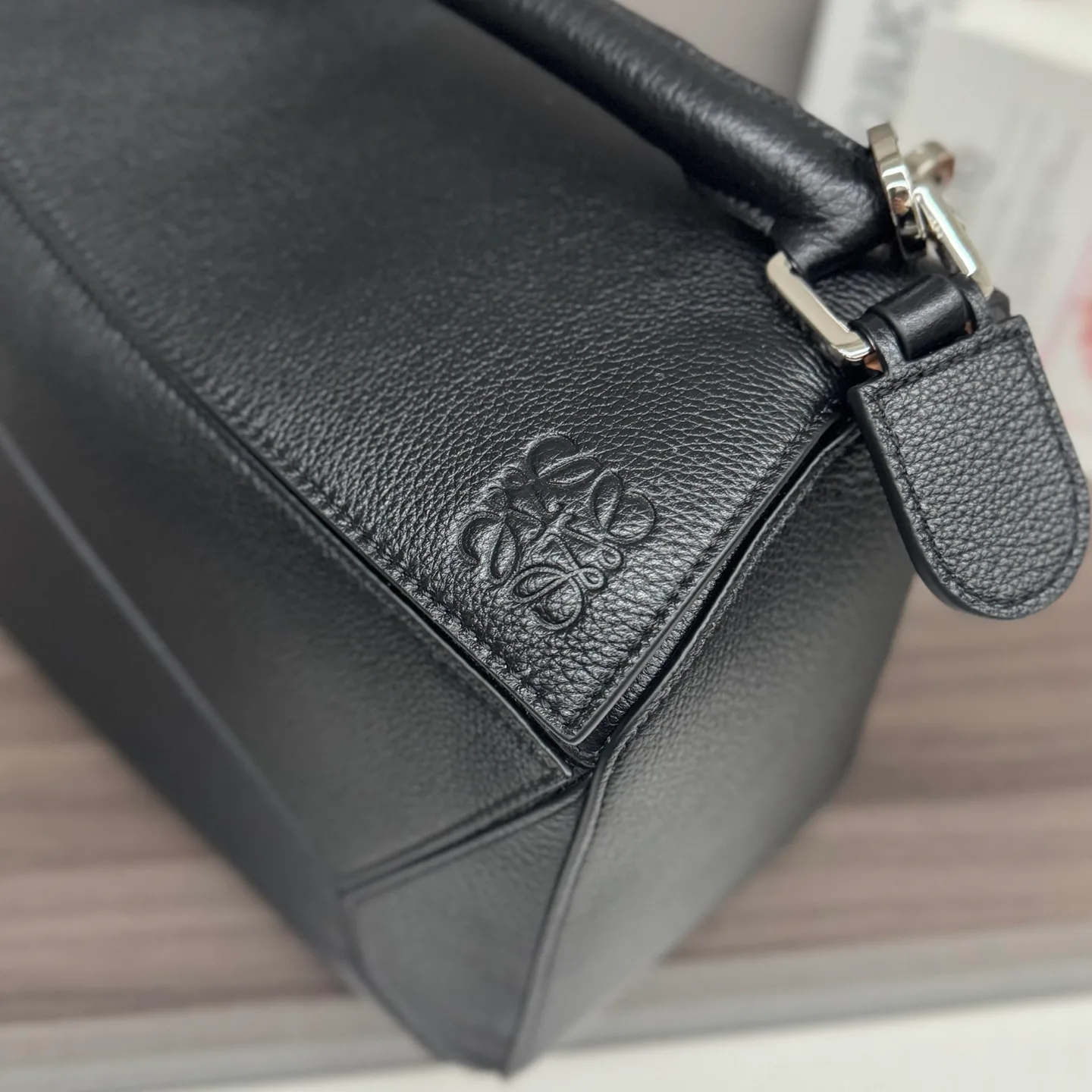 Классические Сумки Женские Loewe 18030336