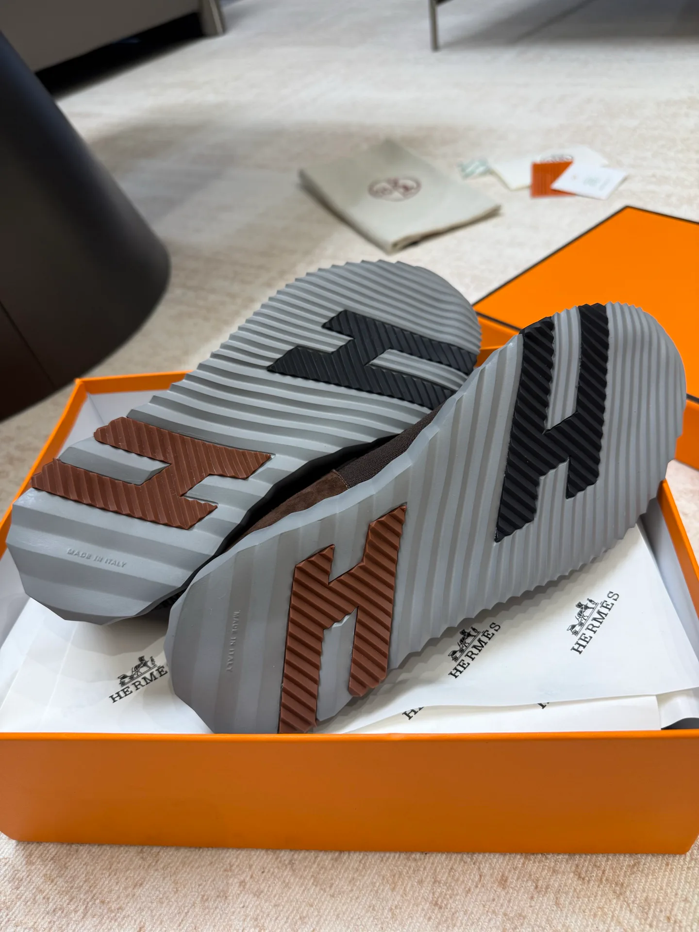 Кроссовки Женские Hermes 11628852