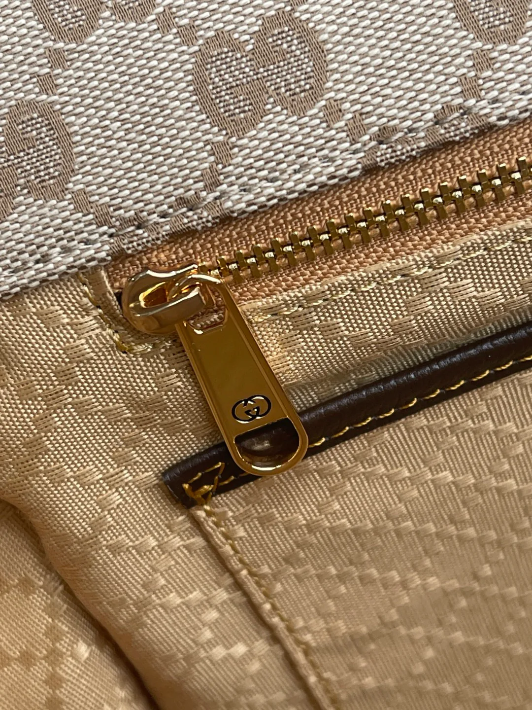 Классические Сумки Женские Gucci 13561399