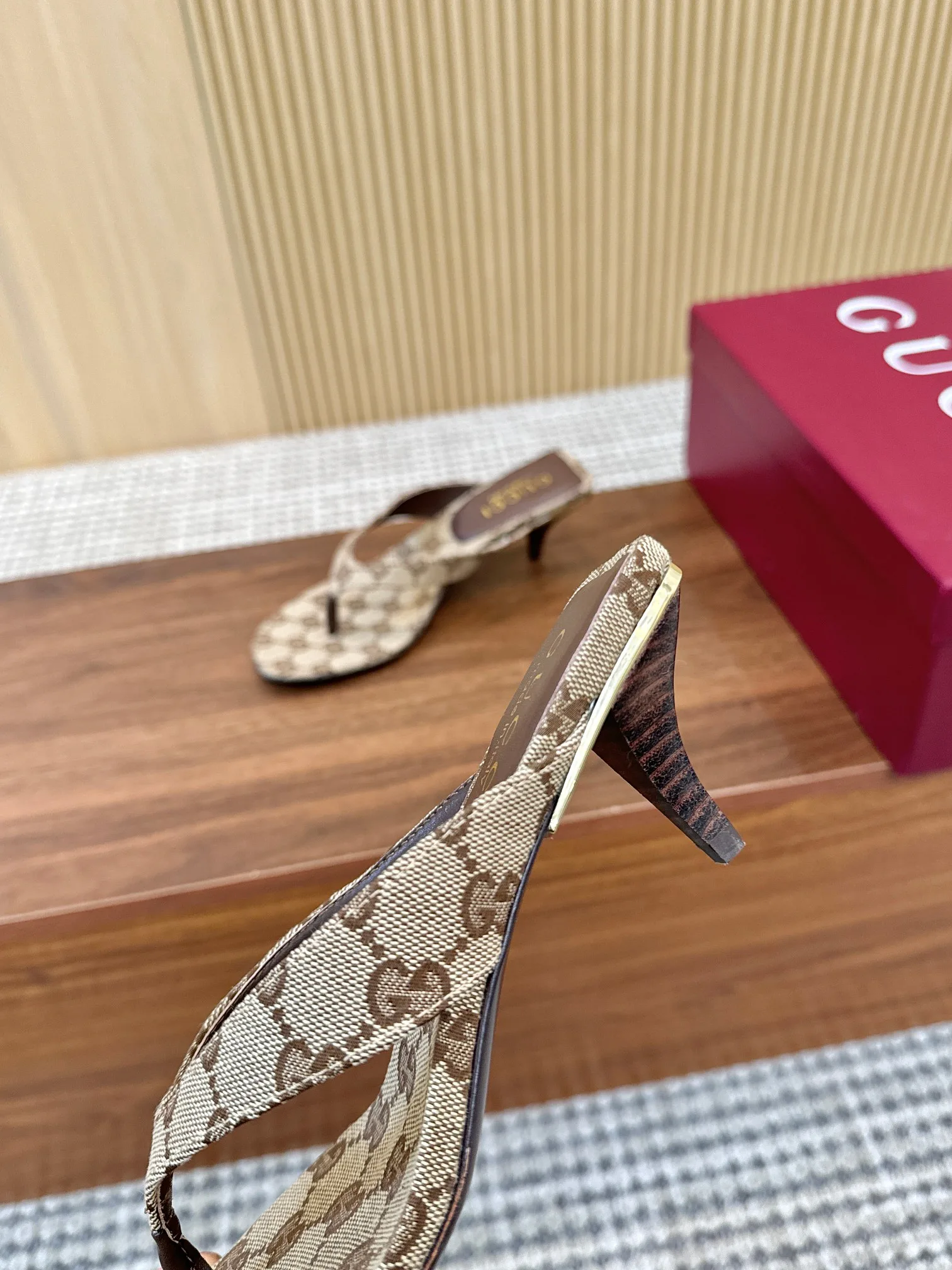 Босоножки Женские Gucci 13480533