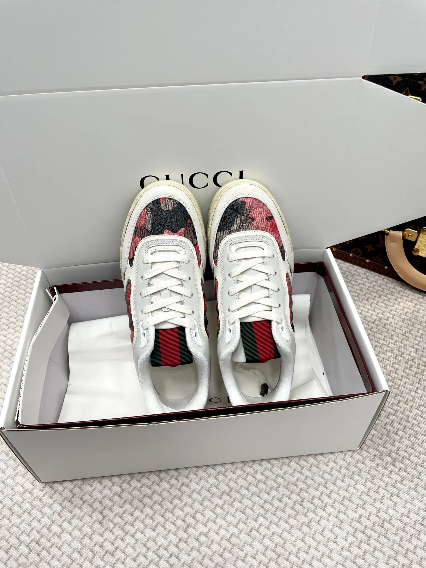 Кроссовки Женские Gucci 836205