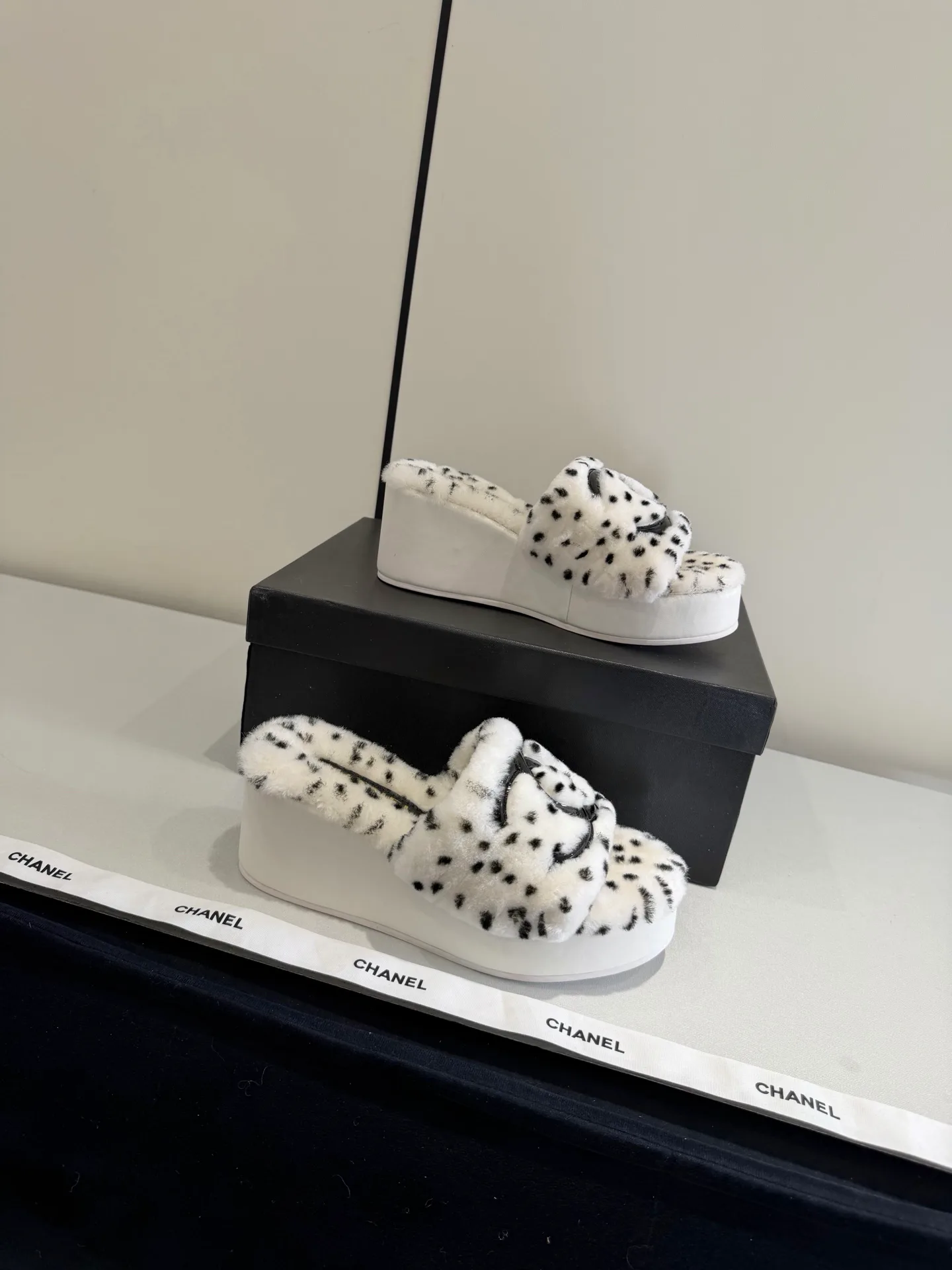 Тапочки Женские Chanel 18268444