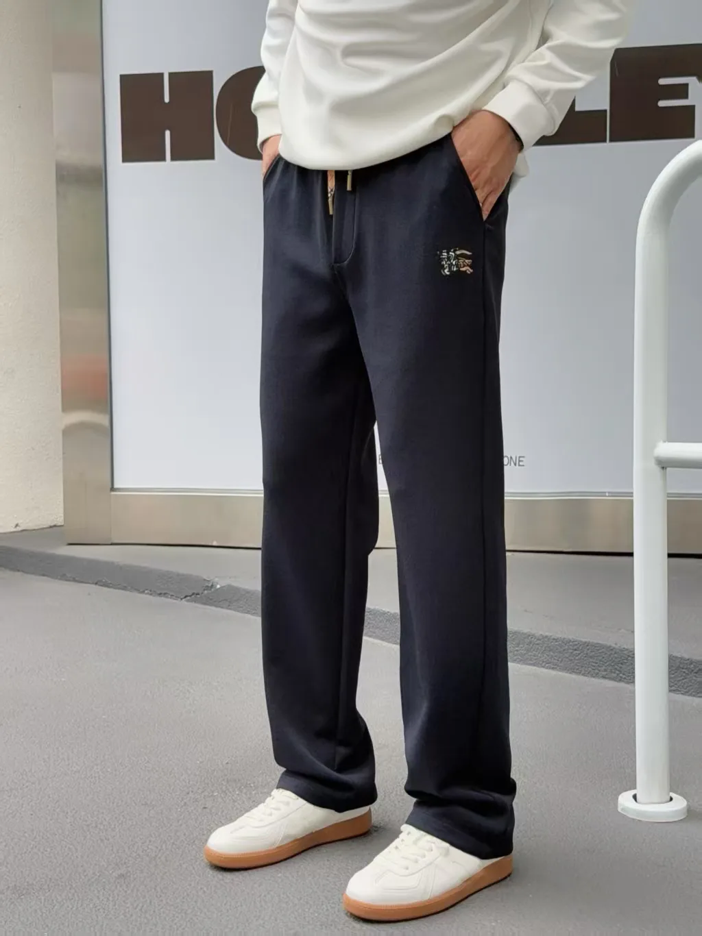 Брюки Женские Burberry 18178459