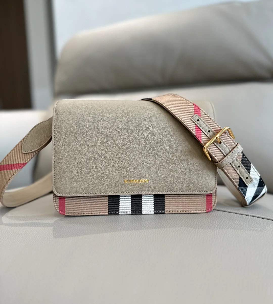 Сумки На Ремне Женские Burberry 5063056