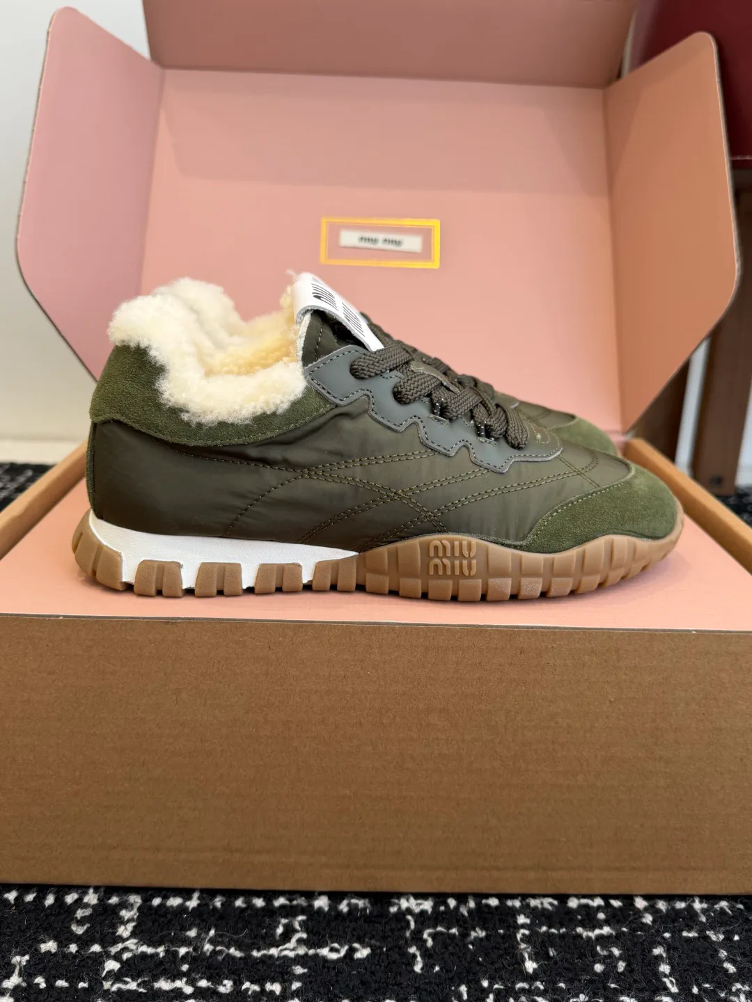 Кроссовки Женские Miu Miu 357103