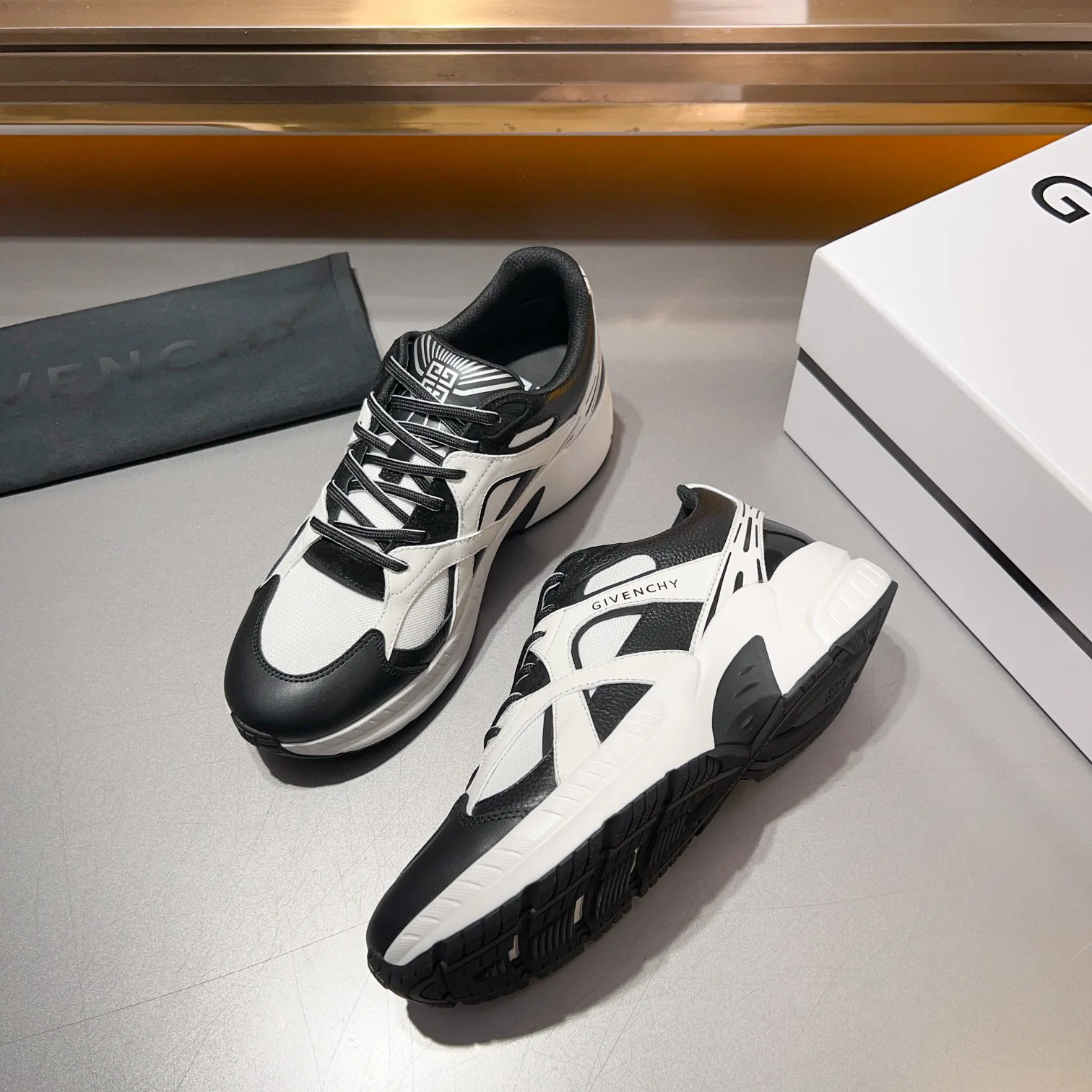 Кроссовки Мужские Givenchy 26348