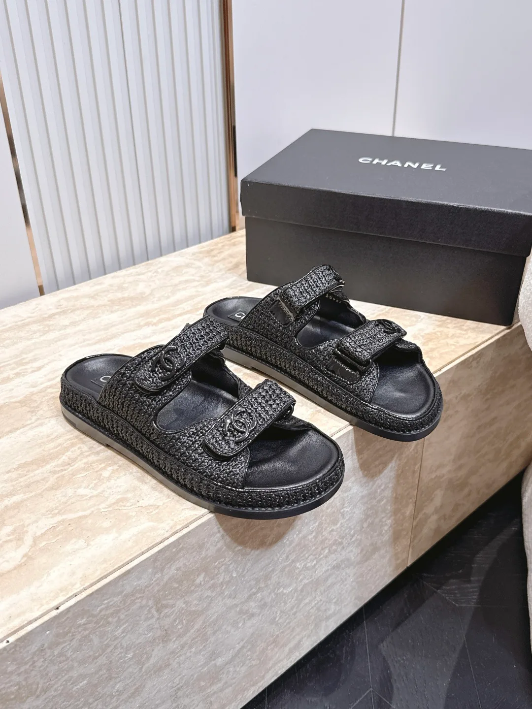 Шлепанцы Женские Chanel 17336038