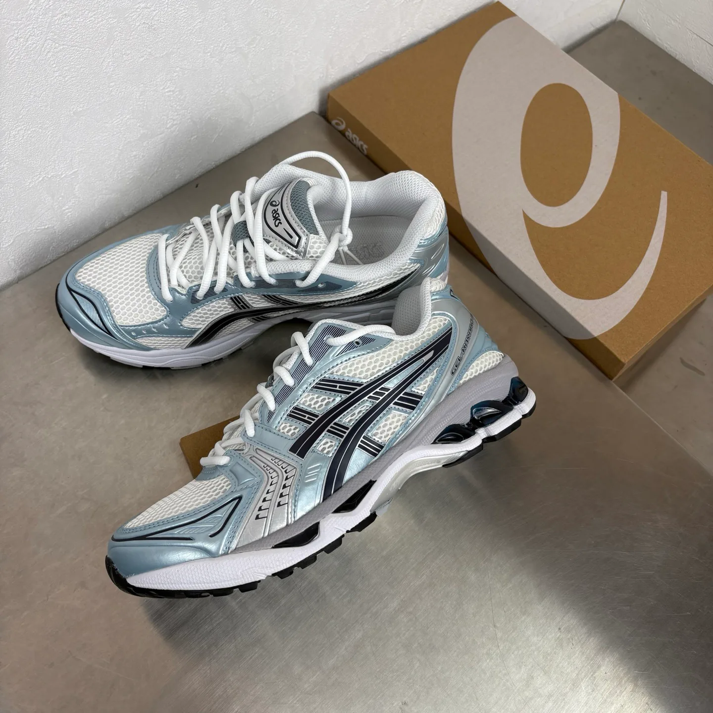Кроссовки Женские Asics 18744166