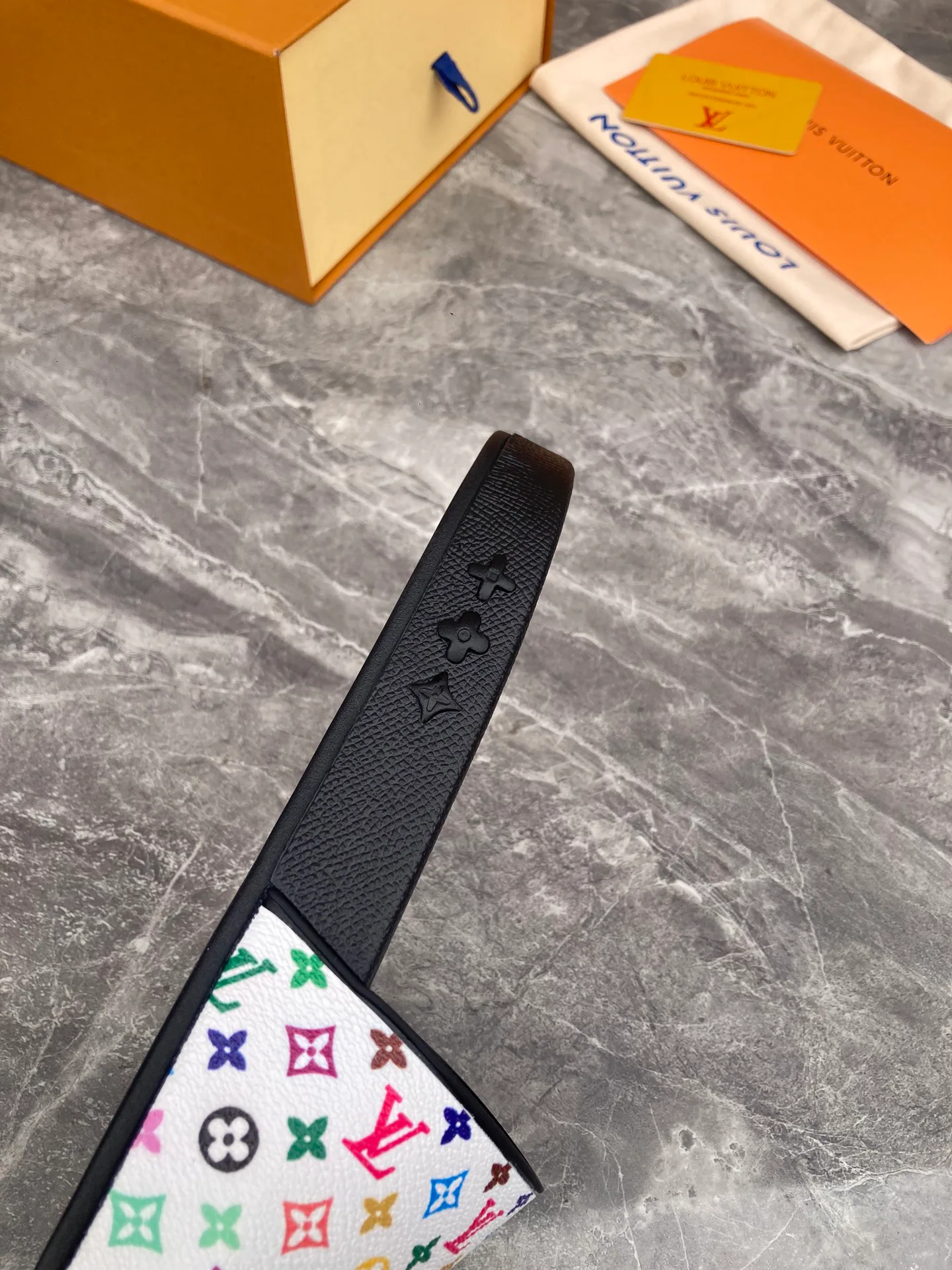 Шлепанцы Женские Louis Vuitton 5879843