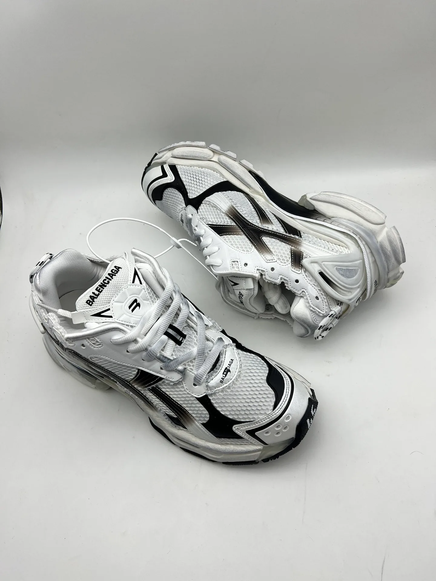 Кроссовки Женские Balenciaga 18589189