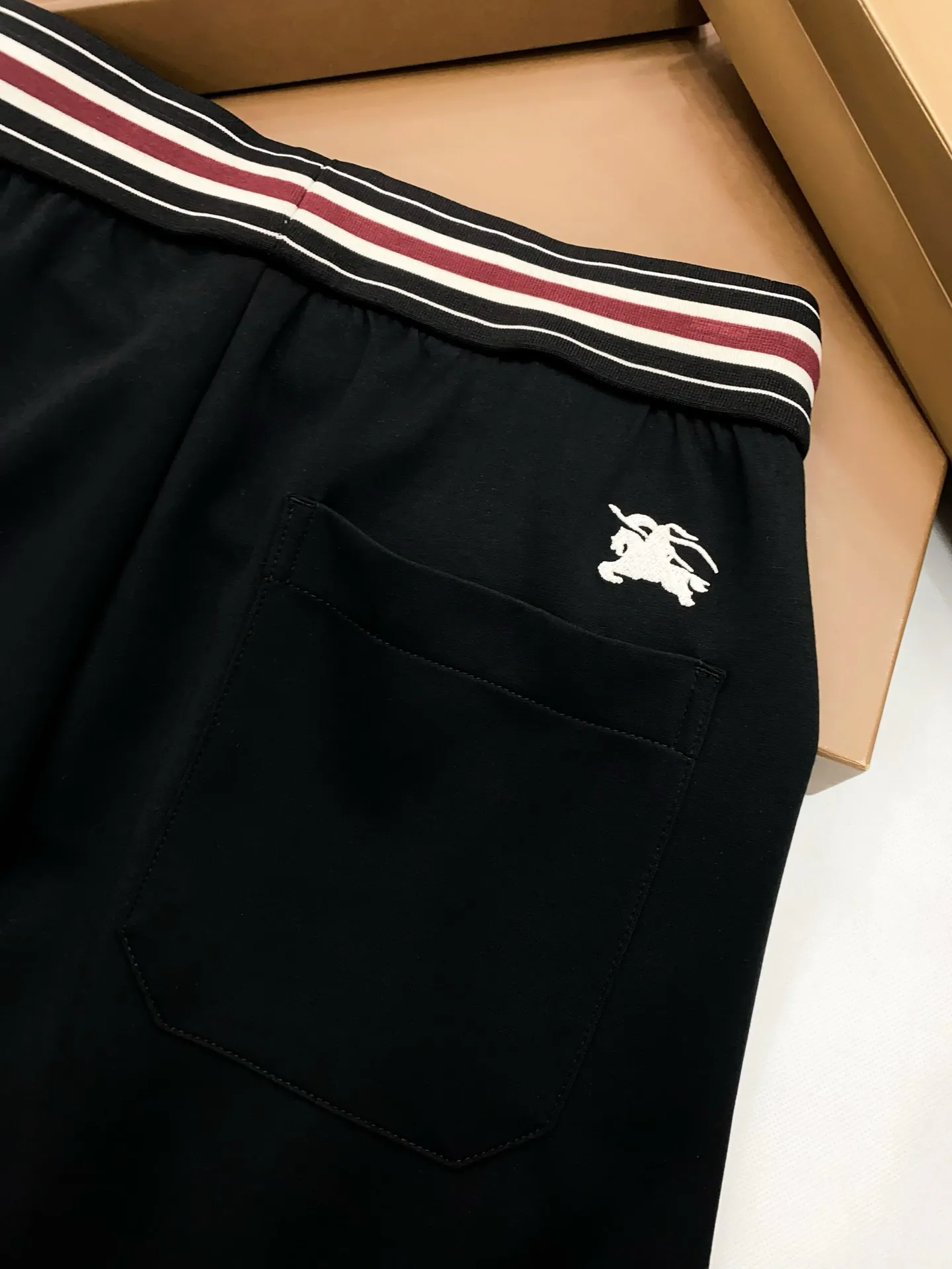 Брюки Мужские Burberry 13441681
