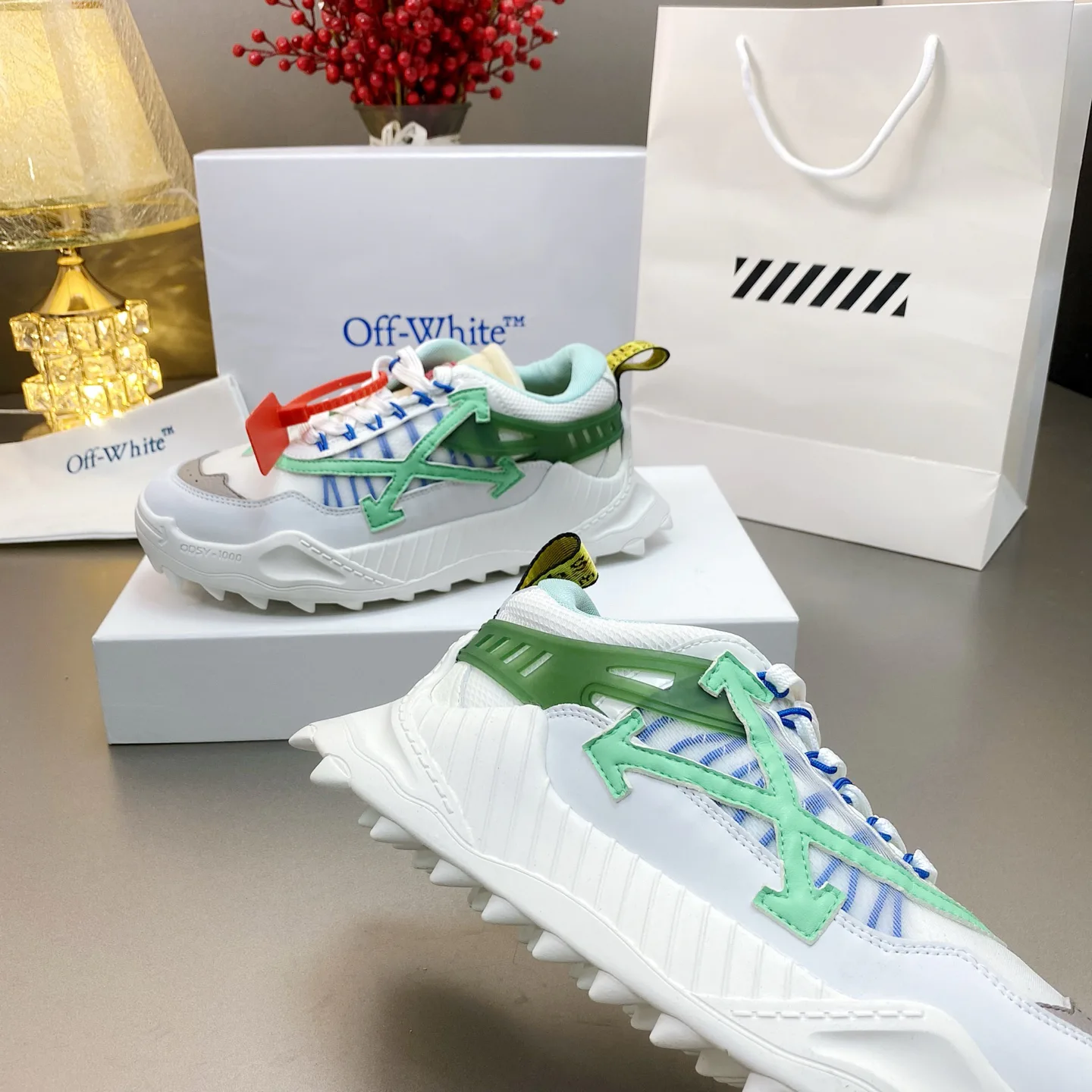 Кроссовки Женские Off-White 17530525