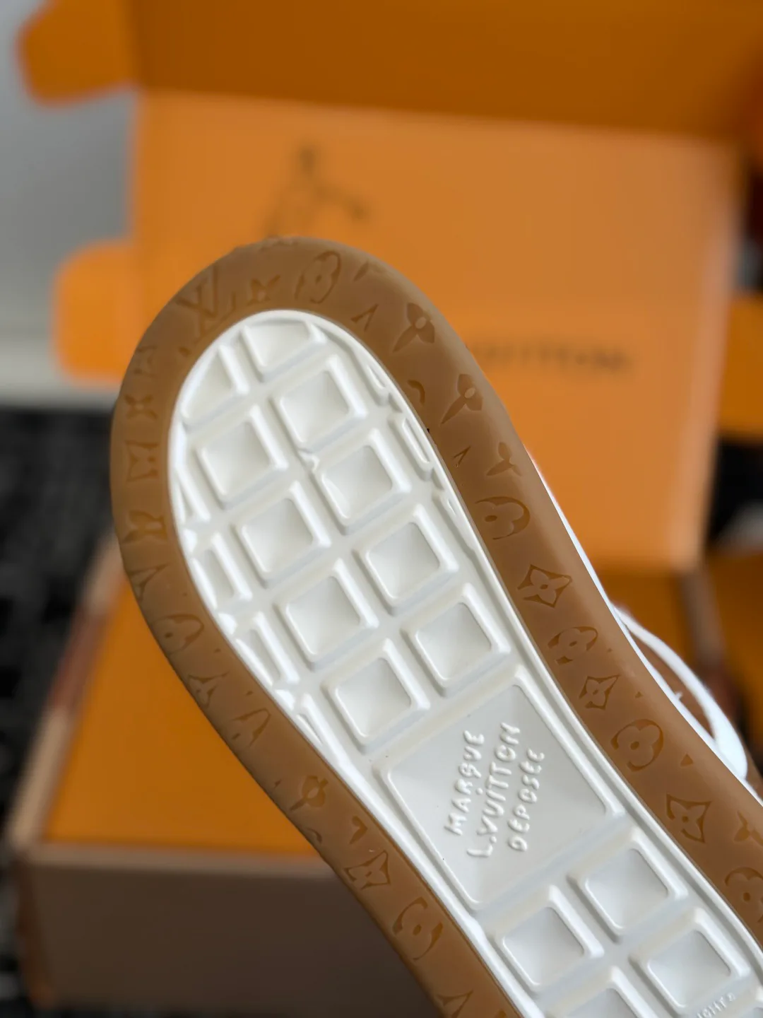 Кроссовки Женские Louis Vuitton 669407