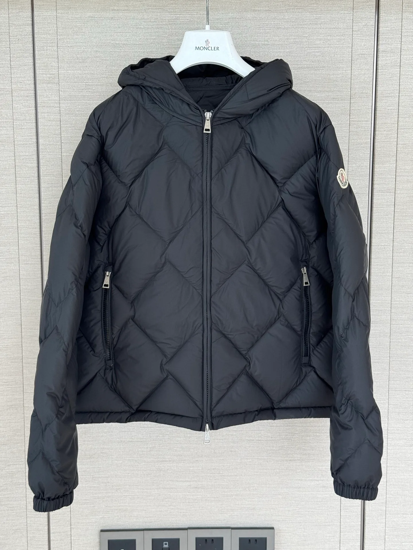 Куртки И Пуховики Женские Moncler 18603374