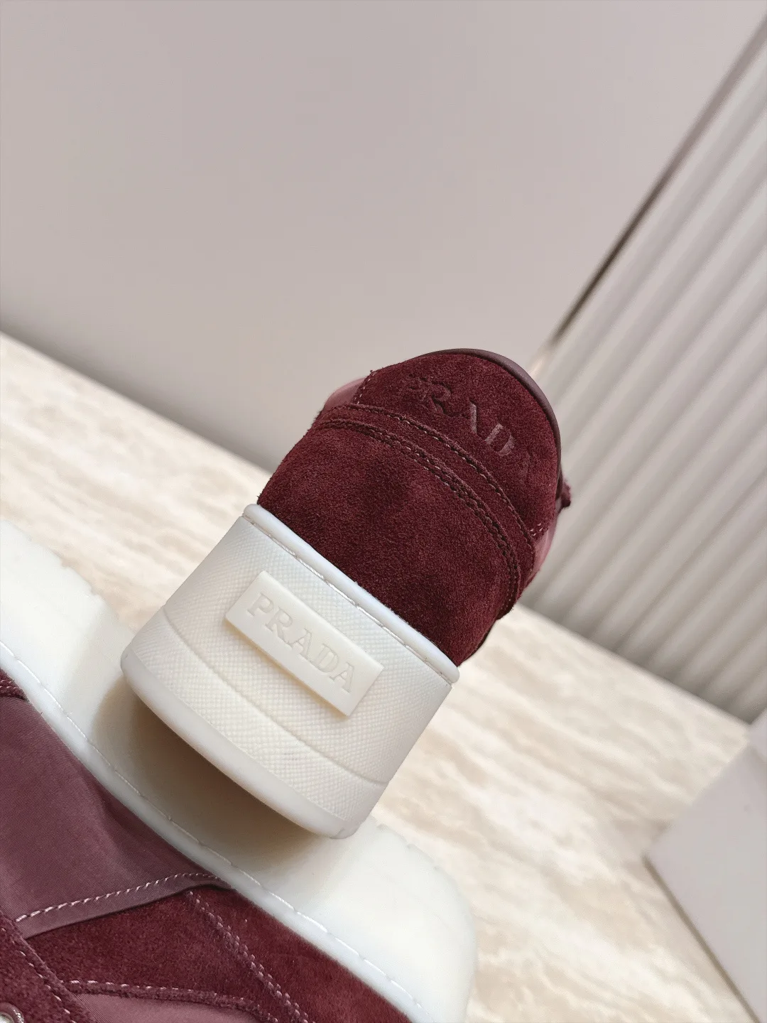 Кроссовки Женские Prada 18650059