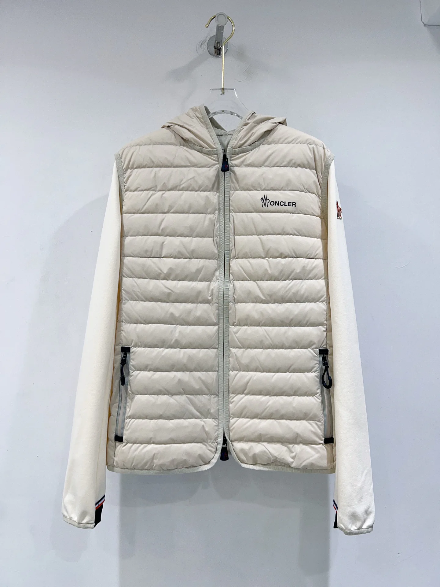 Куртки И Пуховики Женские Moncler 18368415