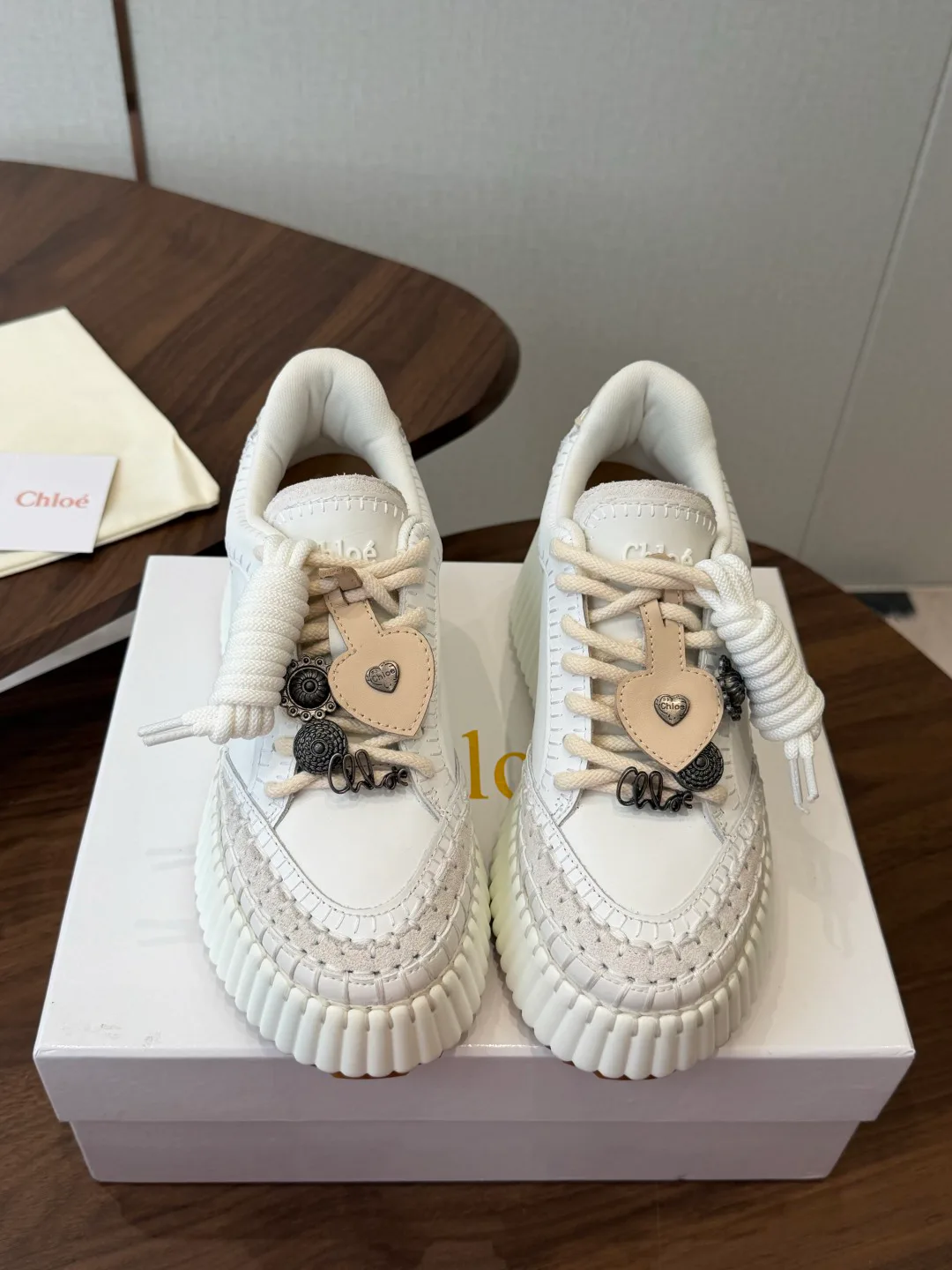 Кроссовки Женские Chloe 18183050