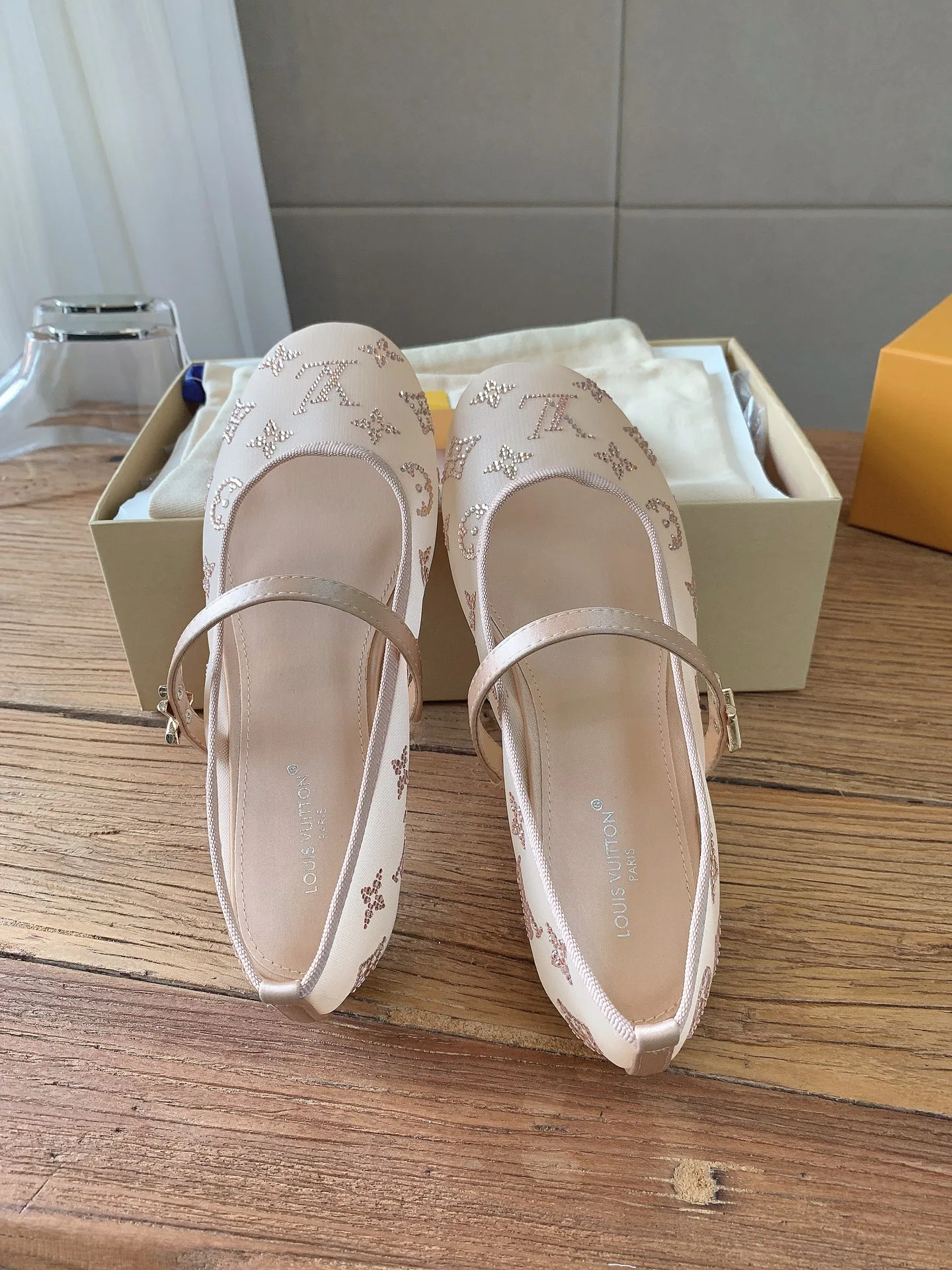 Балетки Женские Louis Vuitton 18365399