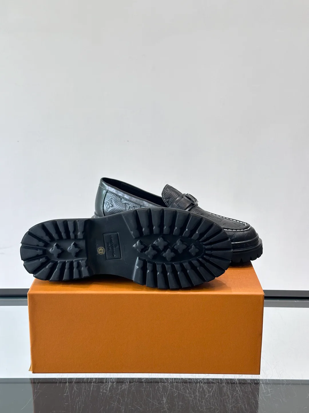 Лоферы И Туфли Мужские Louis Vuitton 17646078