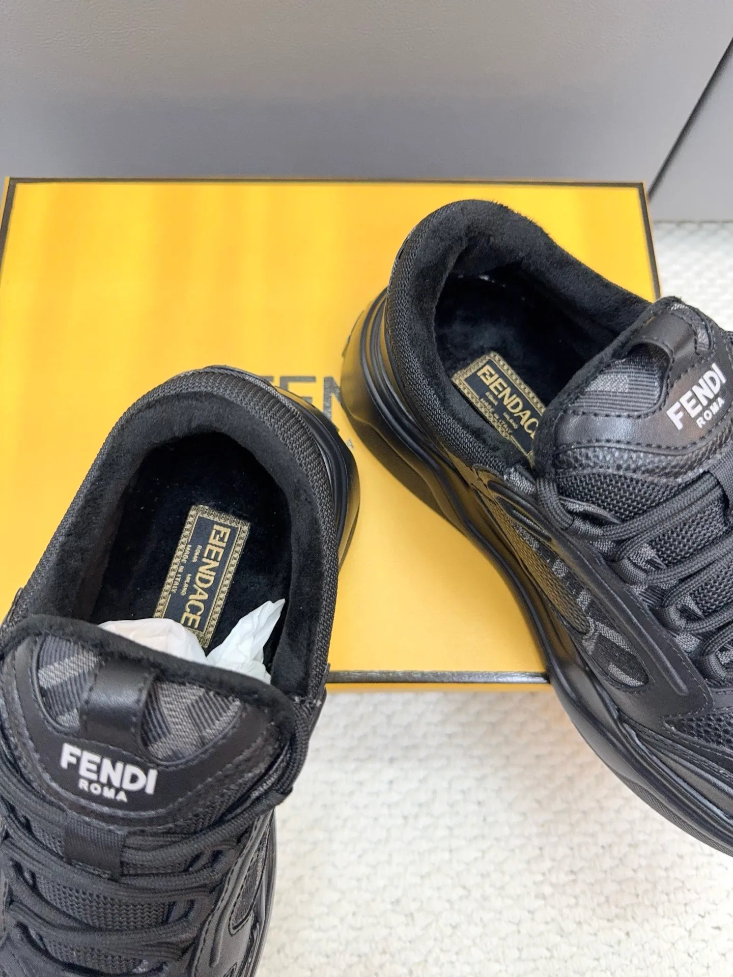 Кроссовки Мужские Fendi 354130