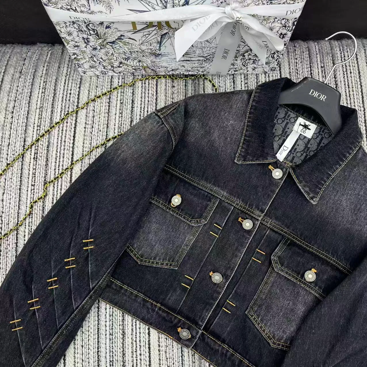 Куртки И Пуховики Женские Christian Dior 172592