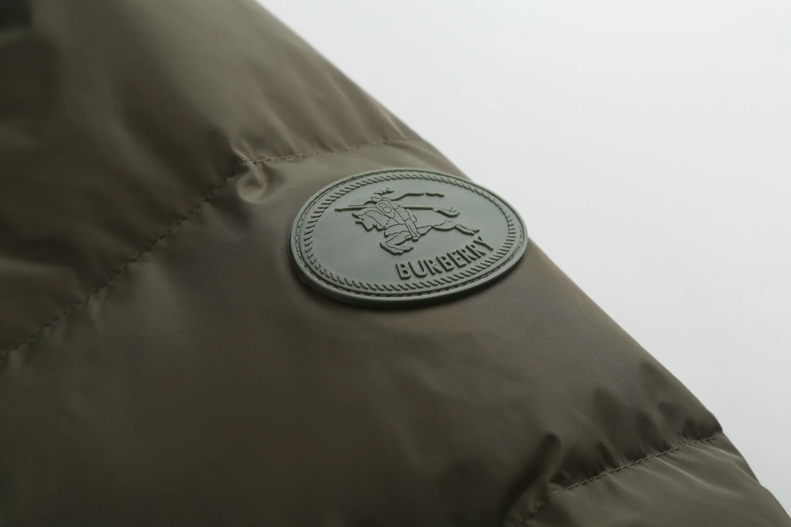 Куртки И Пуховики Женские Burberry 18022568