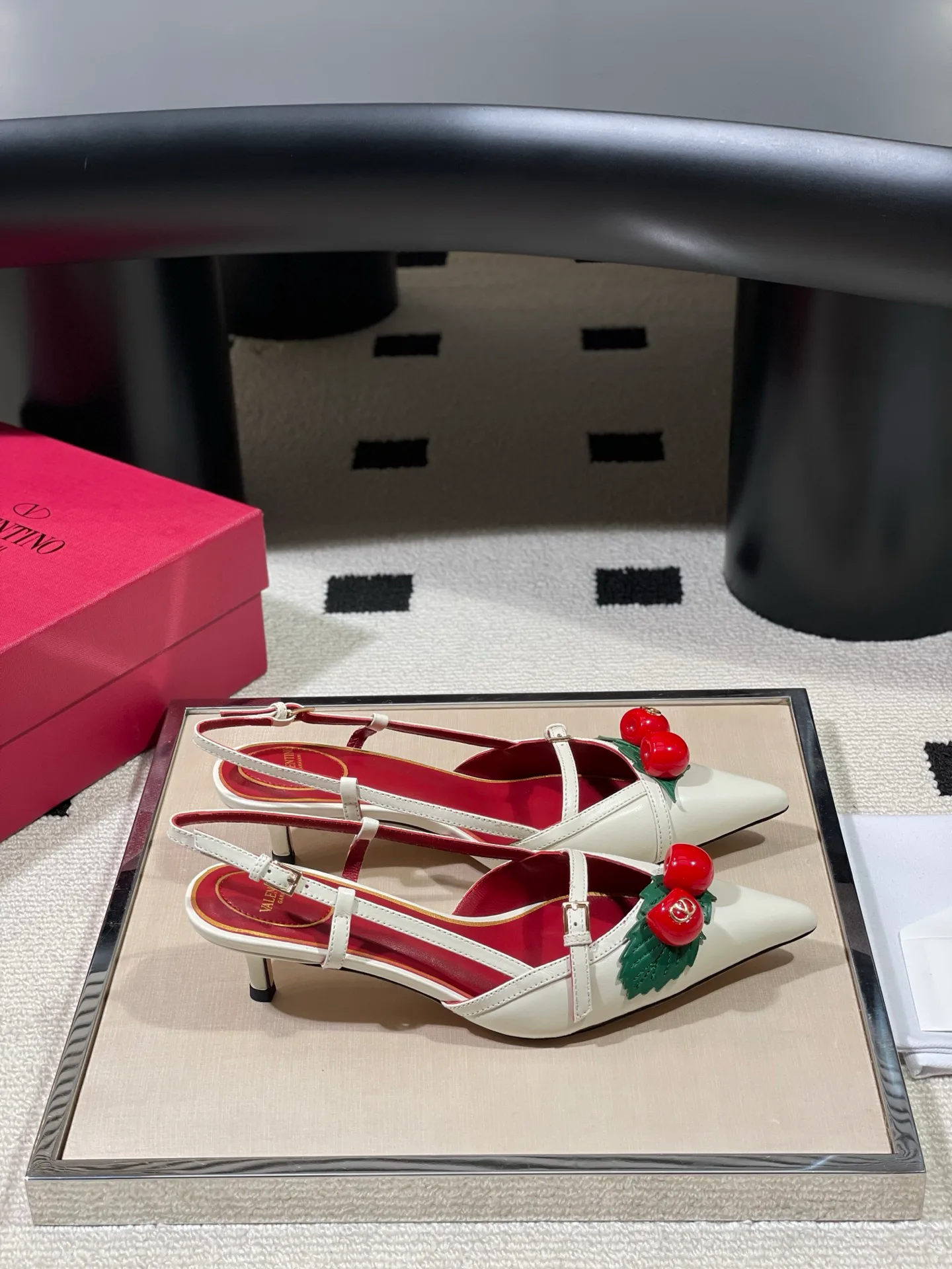 Босоножки Женские Valentino 13189655