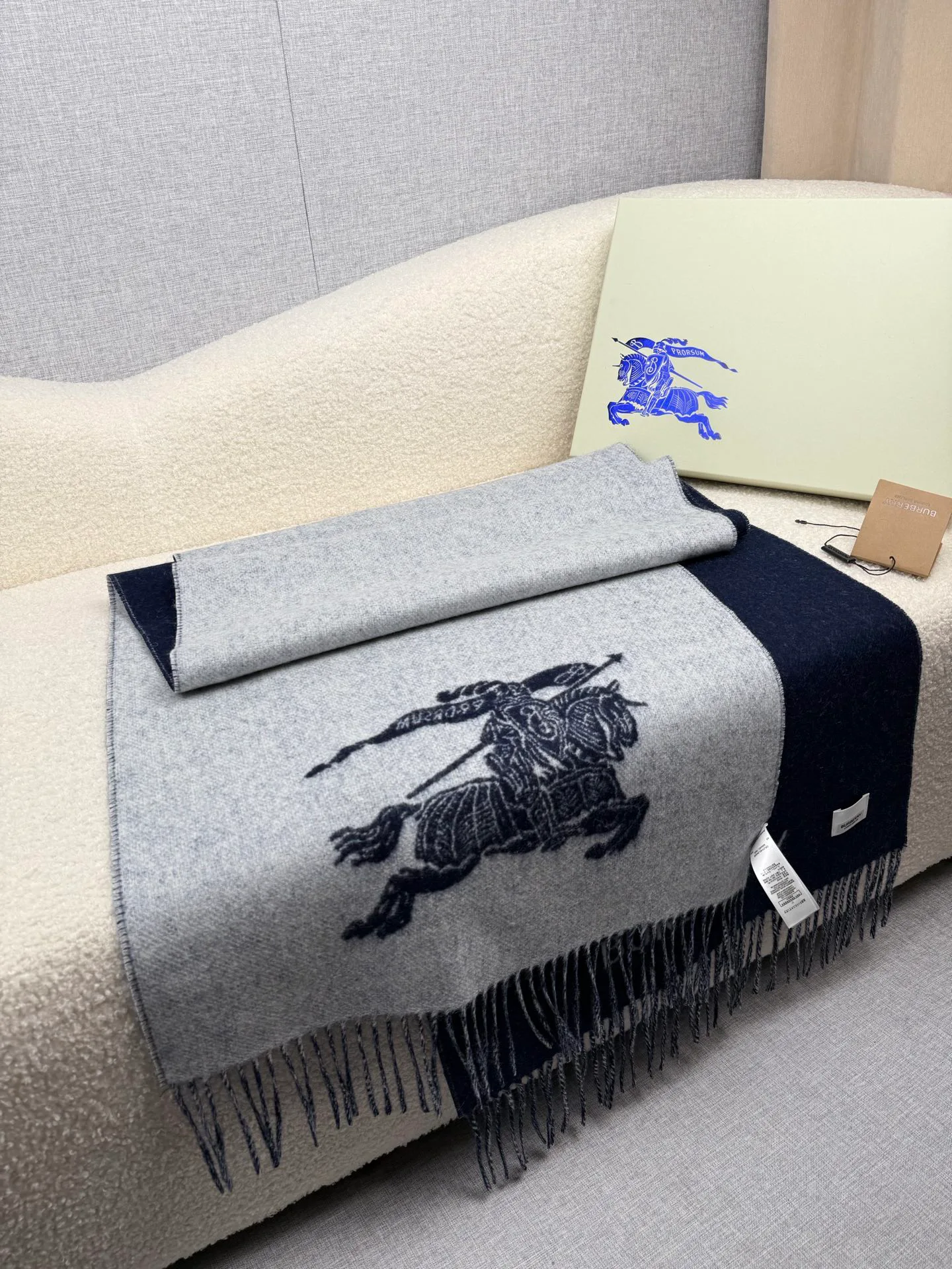 Шарфы Burberry 692777
