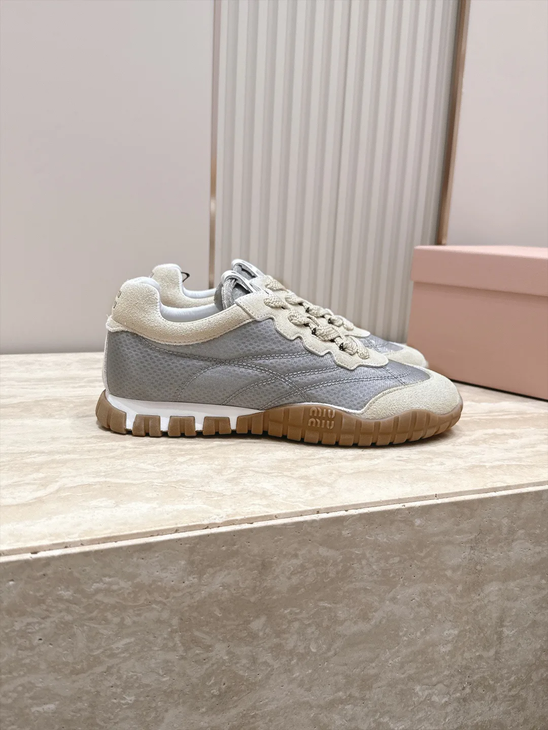 Кроссовки Женские Miu Miu 18025620