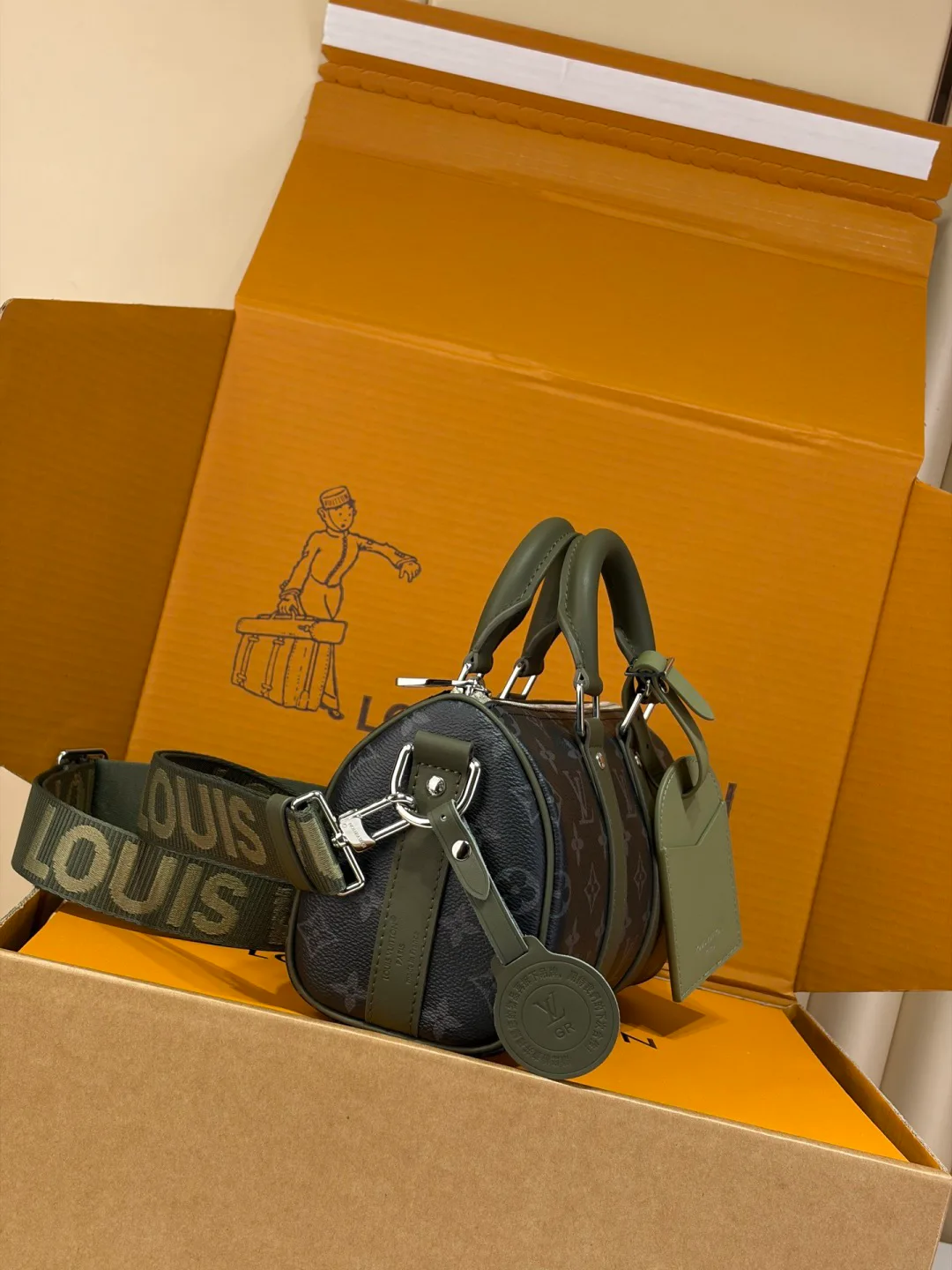 Классические Сумки Женские Louis Vuitton 18170495