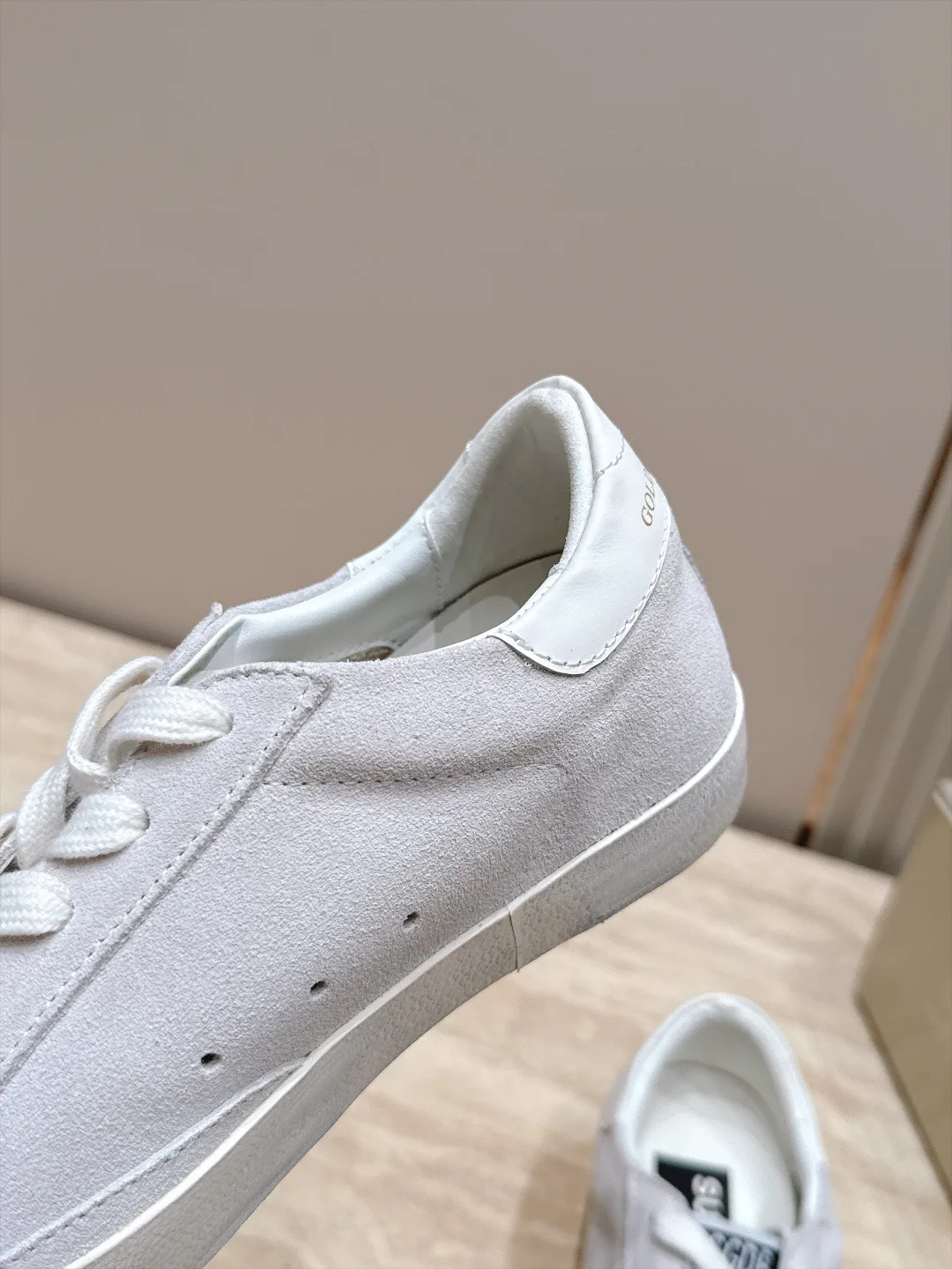 Кроссовки Женские Golden Goose 17963441