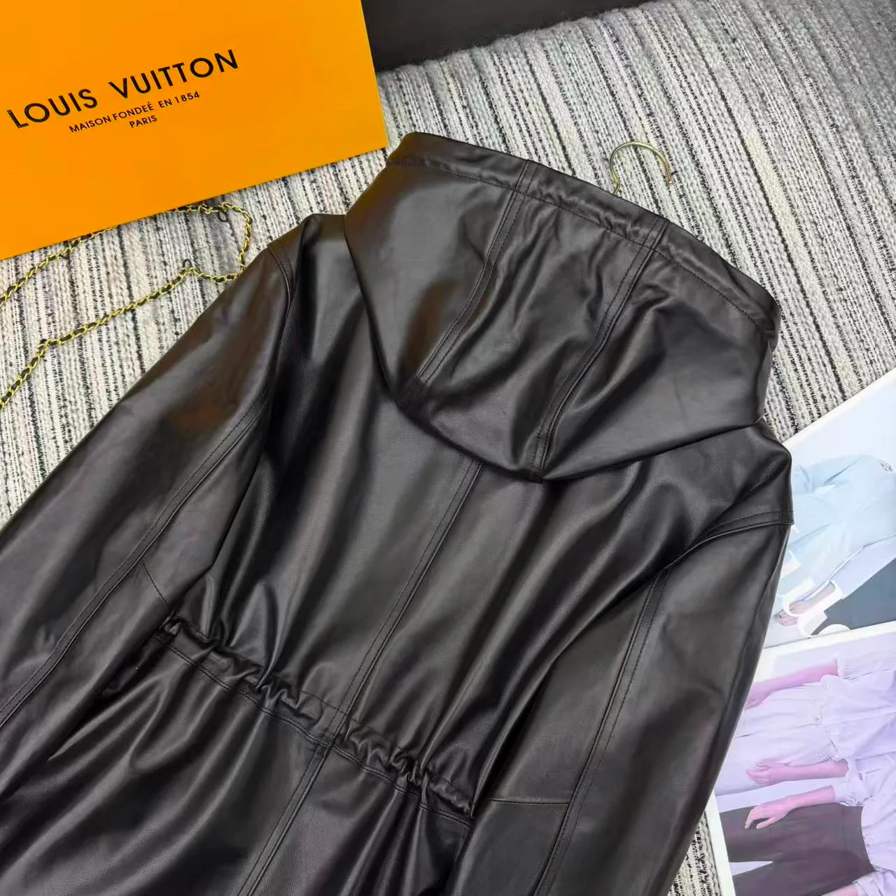 Куртки И Пуховики Женские Louis Vuitton 277833