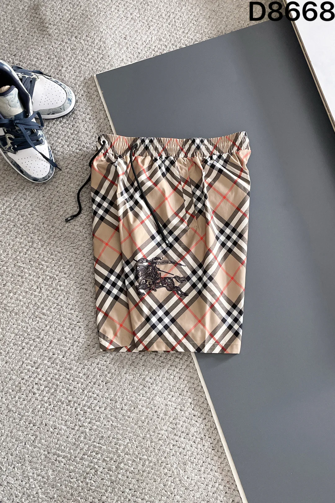 Шорты Мужские Burberry 18000500