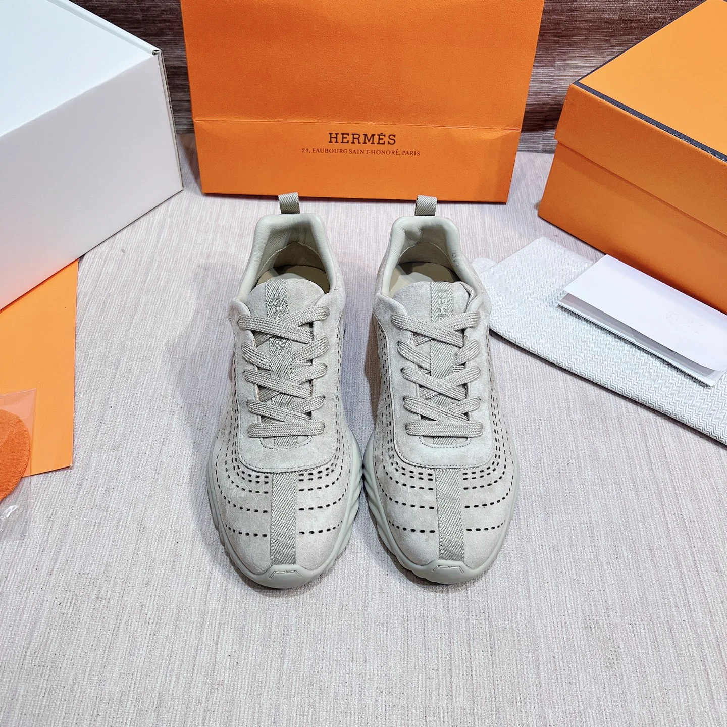 Кроссовки Женские Hermes 17749561