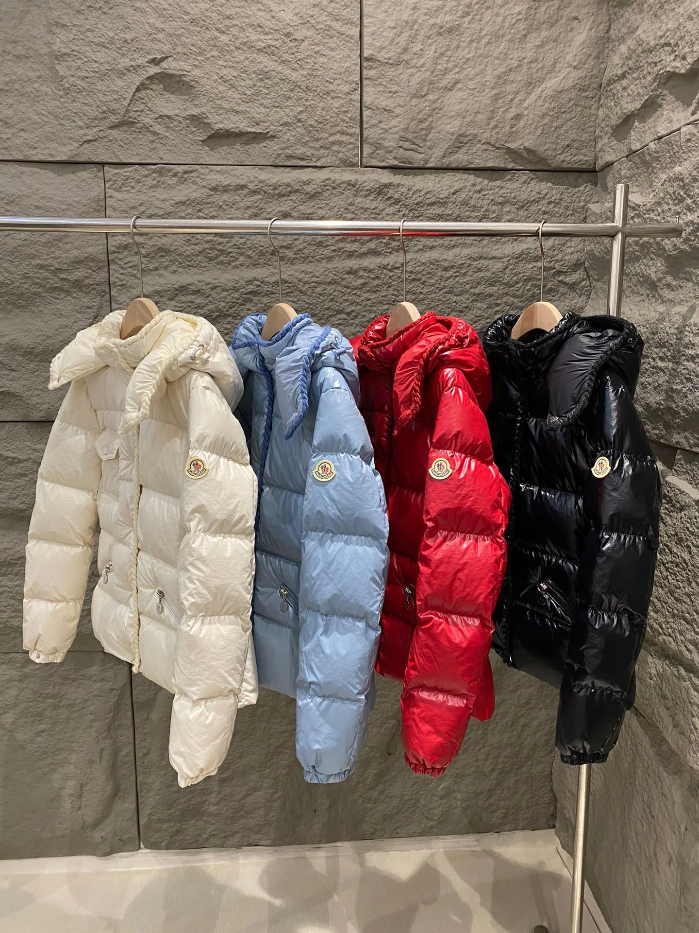 Куртки И Пуховики Женские Moncler 18326244