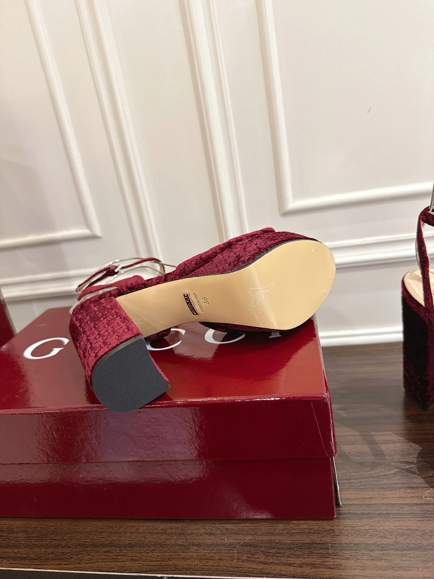 Босоножки Женские Gucci 1770529