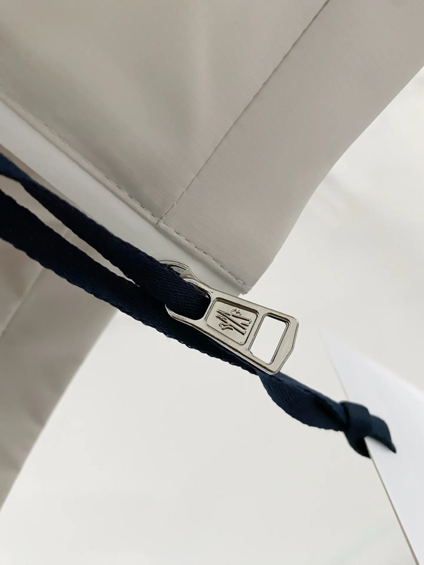 Куртки И Пуховики Мужские Moncler 10610767