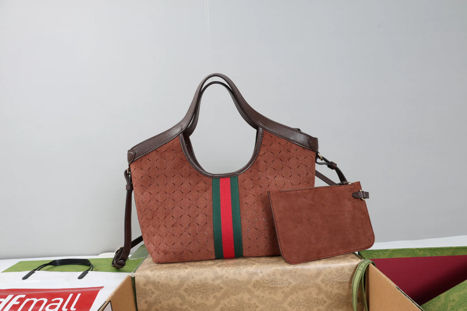 Классические Сумки Женские Gucci 18004289